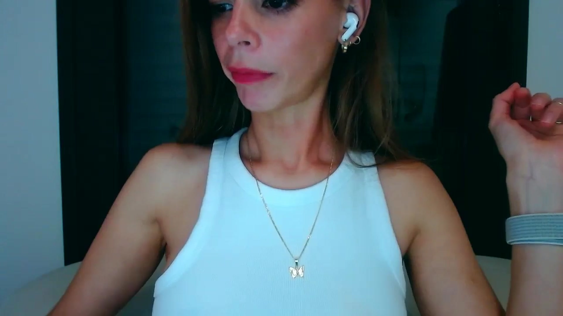 Gallery image thumbnail from fresagirl's myfreecams stream on, 08/05/2025, 22:51 image 17 of 20