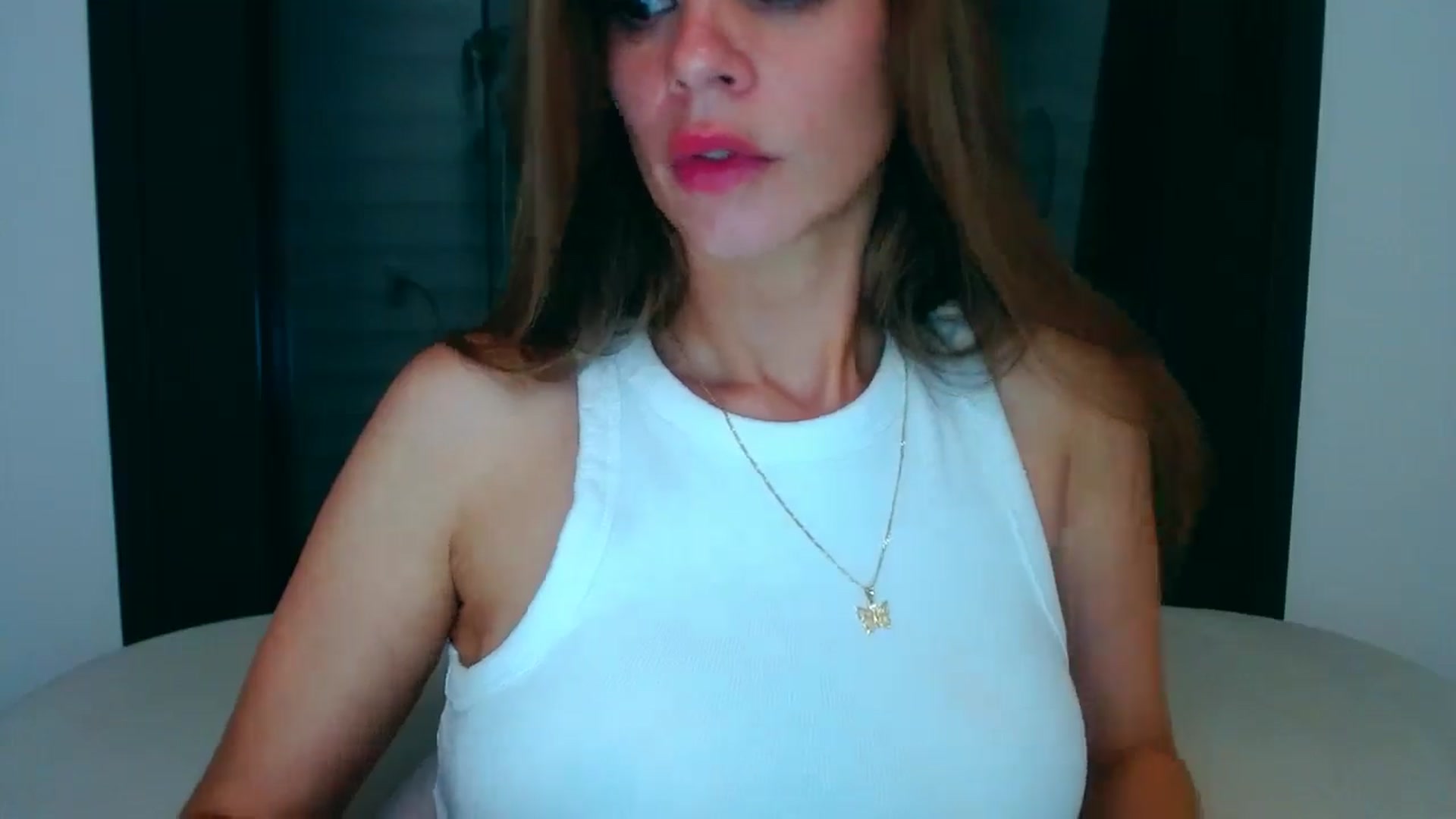 Gallery image thumbnail from fresagirl's myfreecams stream on, 08/05/2025, 23:48 image 8 of 20