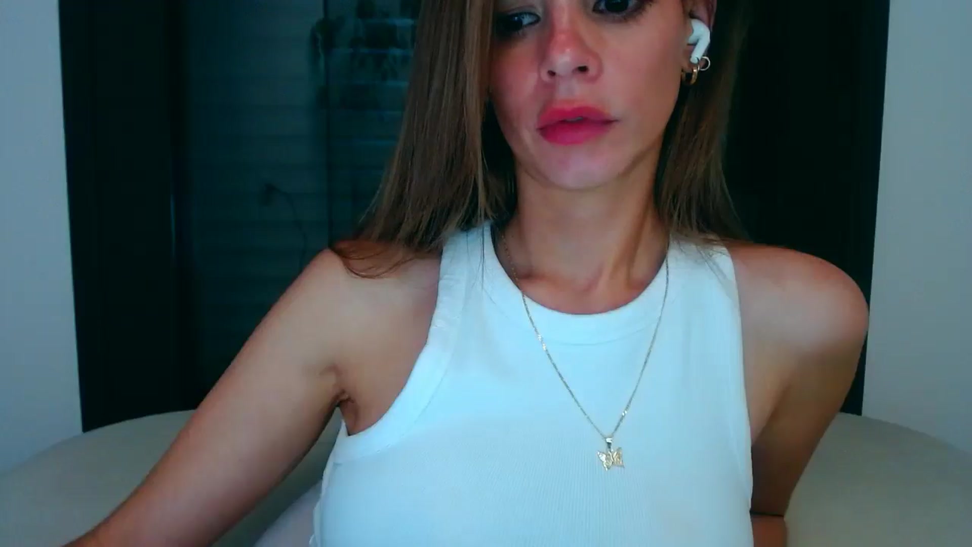 Gallery image thumbnail from fresagirl's myfreecams stream on, 08/05/2025, 23:48 image 5 of 20