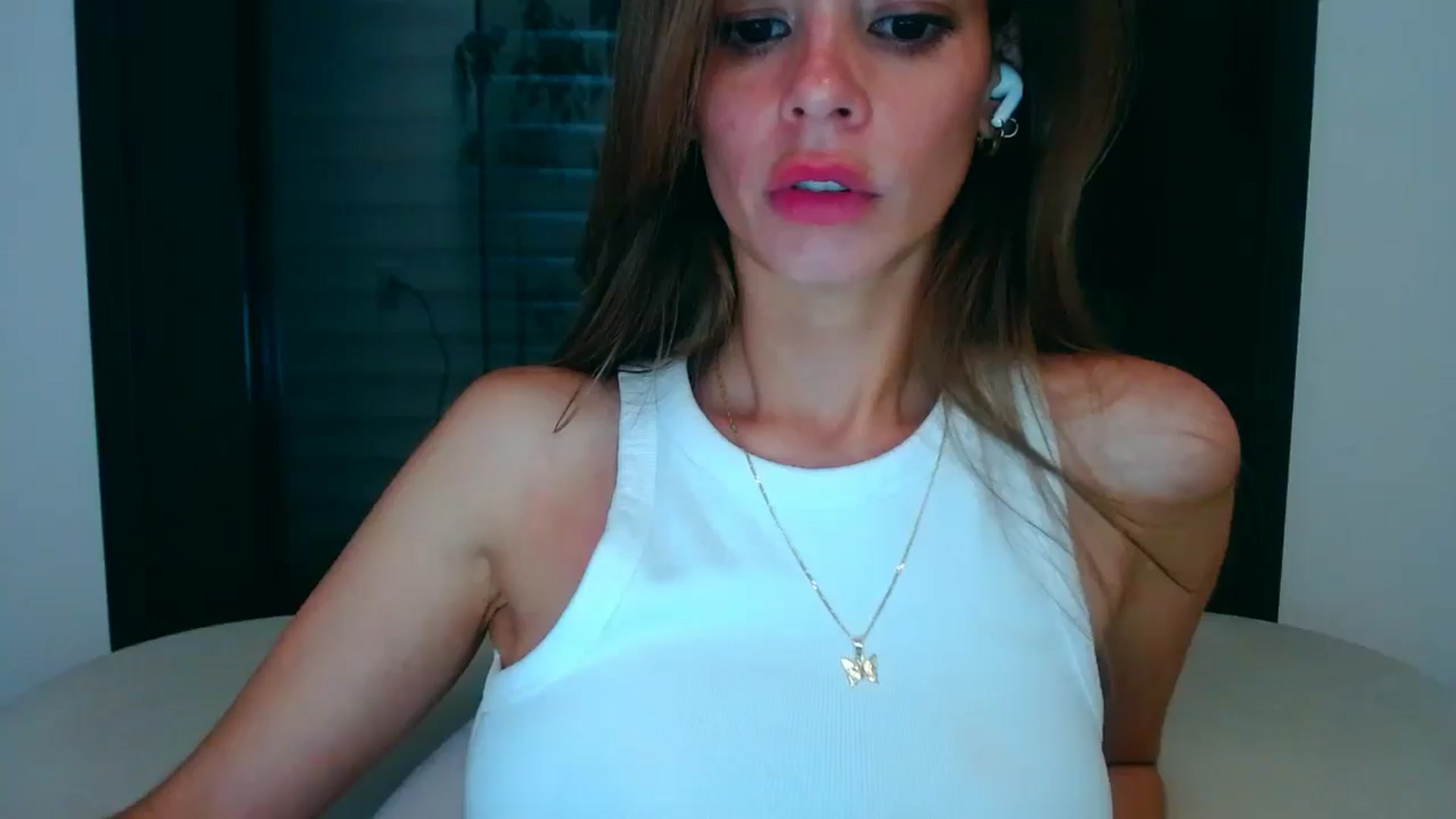 Gallery image thumbnail from fresagirl's myfreecams stream on, 08/05/2025, 23:48 image 12 of 20