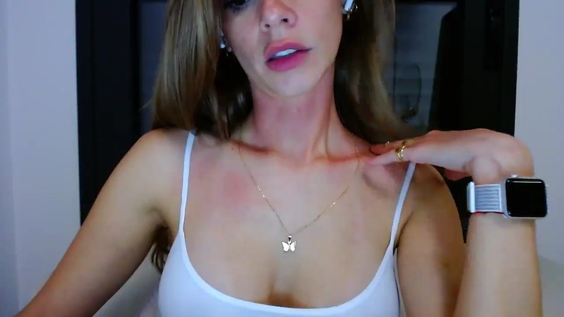 Gallery image thumbnail from fresagirl's myfreecams stream on, 08/06/2025, 23:23 image 4 of 20