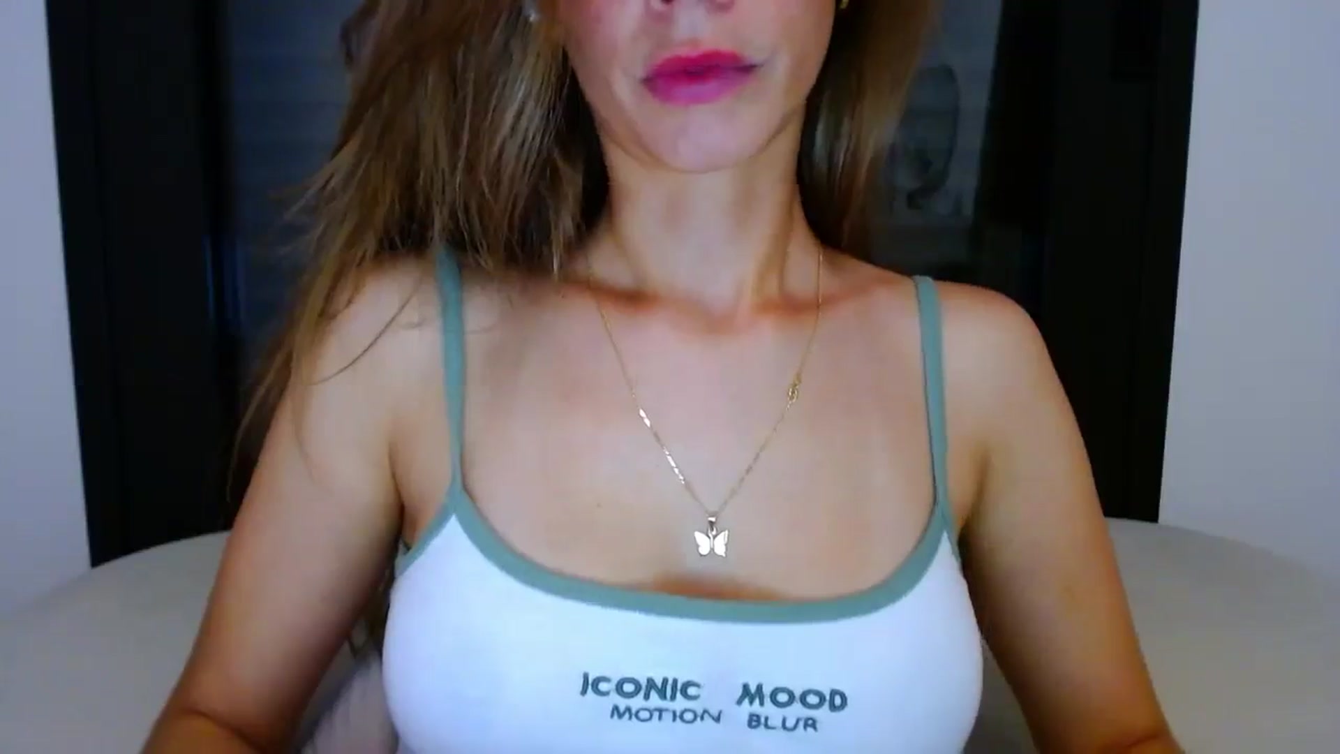 Gallery image thumbnail from fresagirl's myfreecams stream on, 08/08/2025, 24:39 image 4 of 20