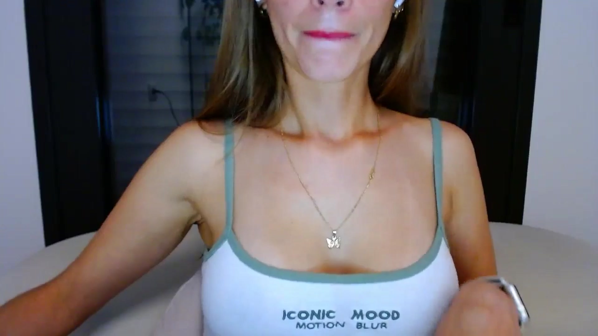 Gallery image thumbnail from fresagirl's myfreecams stream on, 08/08/2025, 24:39 image 20 of 20