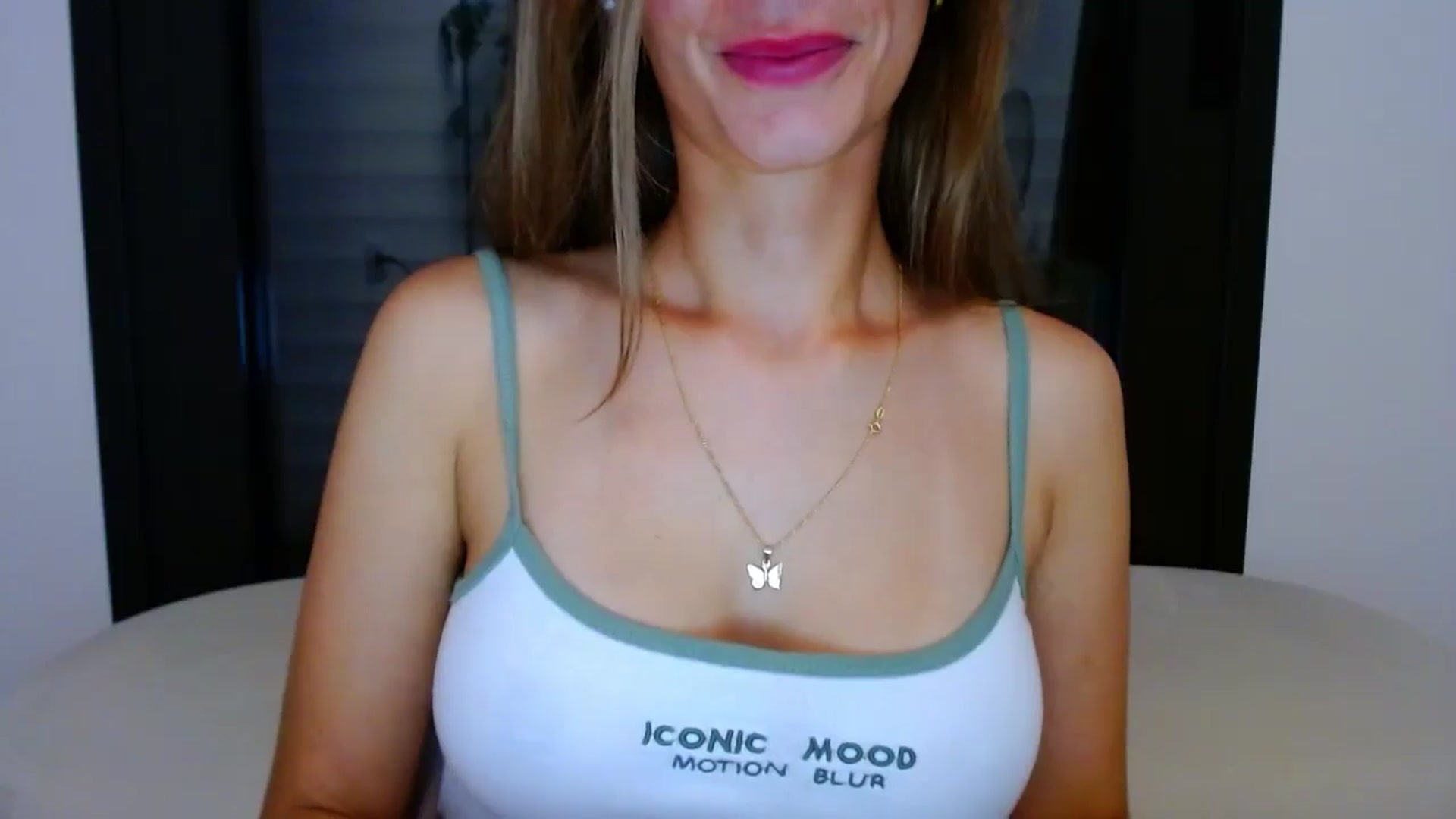Gallery image thumbnail from fresagirl's myfreecams stream on, 08/08/2025, 24:39 image 5 of 20