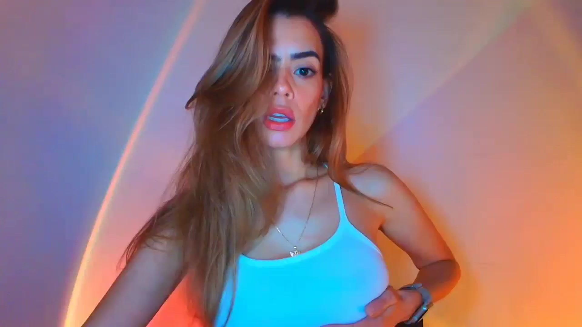 Gallery image thumbnail from fresagirl's myfreecams stream on, 09/22/2025, 22:05 image 1 of 20