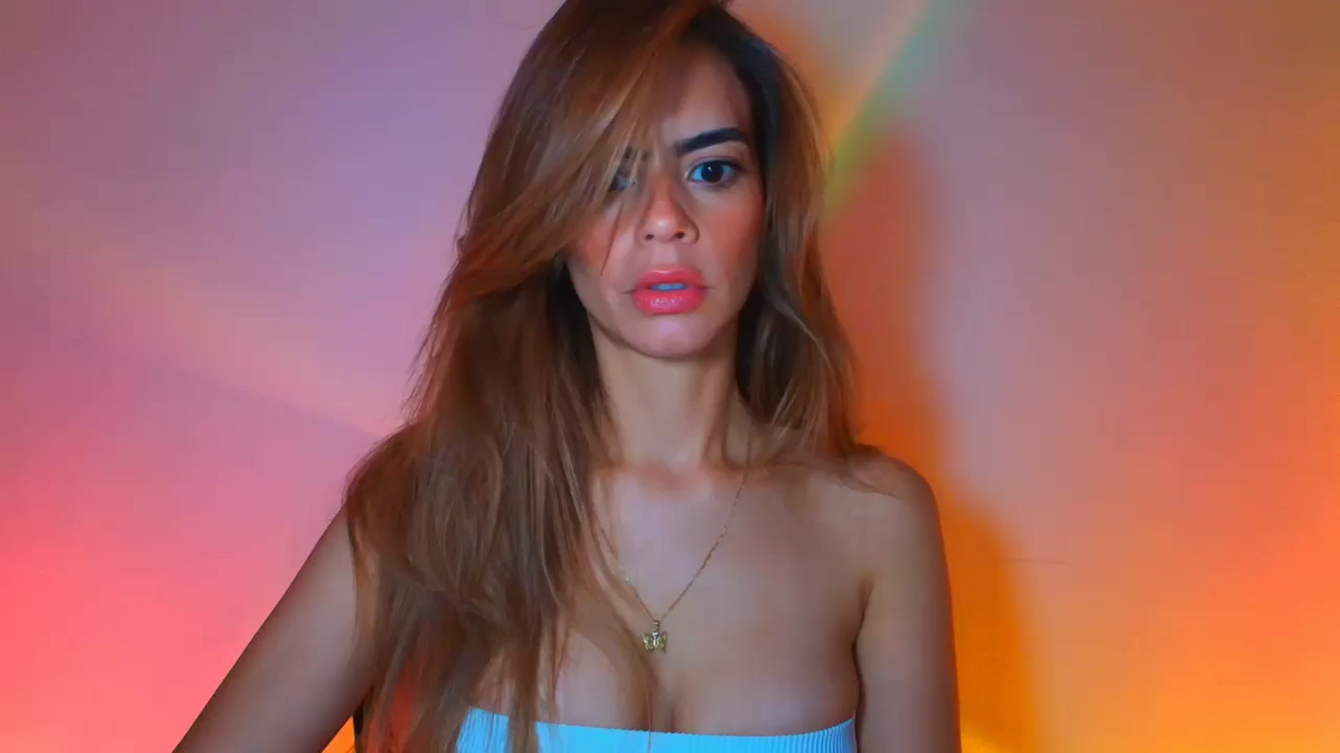 Gallery image thumbnail from fresagirl's myfreecams stream on, 10/08/2025, 21:17 image 3 of 20