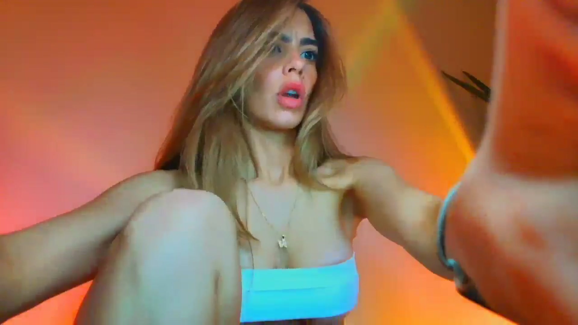 Gallery image thumbnail from fresagirl's myfreecams stream on, 10/08/2025, 23:27 image 14 of 20