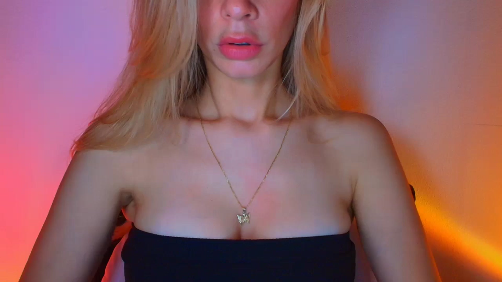 Gallery image thumbnail from fresagirl's myfreecams stream on, 10/14/2025, 21:49 image 8 of 20
