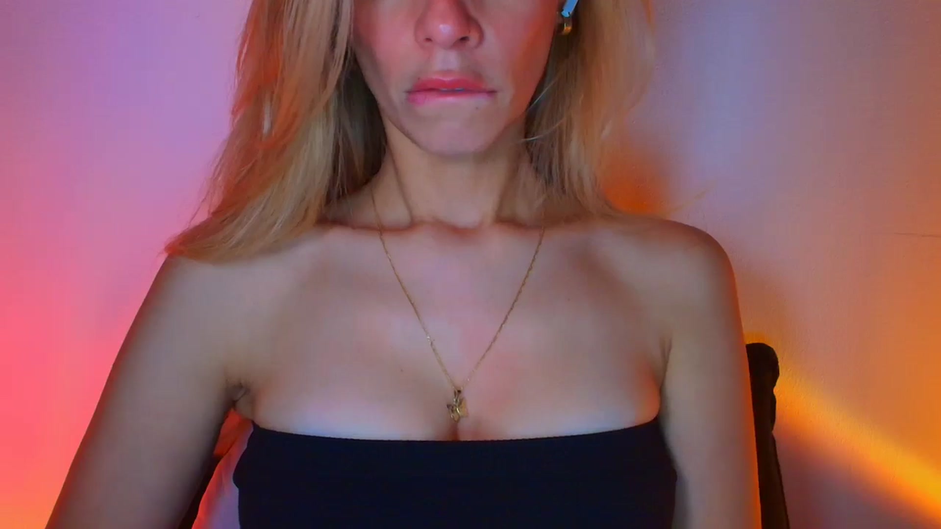 Gallery image thumbnail from fresagirl's myfreecams stream on, 10/14/2025, 21:49 image 9 of 20