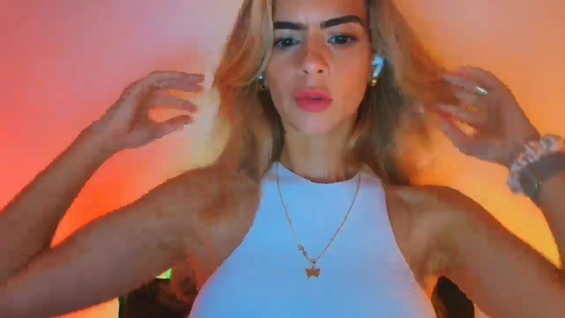 Gallery image thumbnail from fresagirl's myfreecams stream on, 10/15/2025, 23:36 image 20 of 20