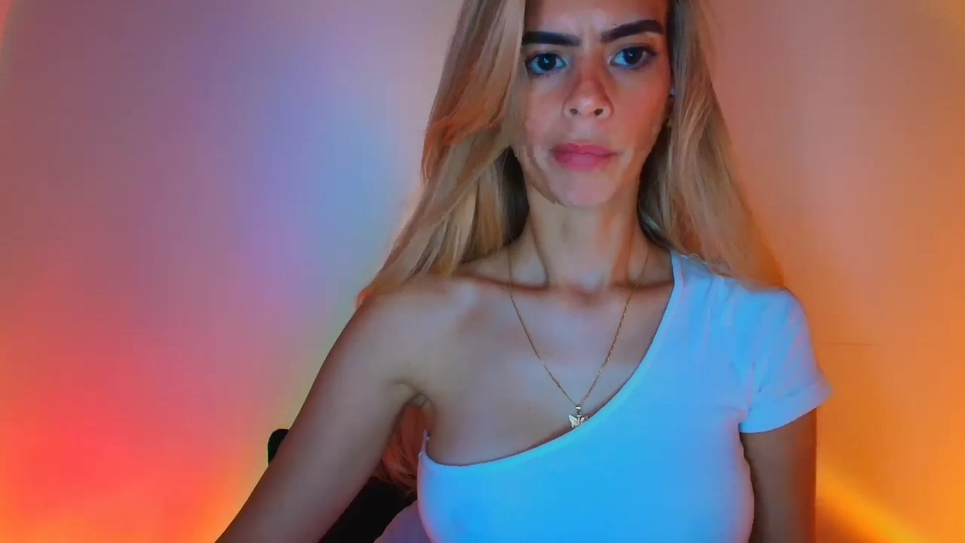 Gallery image thumbnail from fresagirl's myfreecams stream on, 10/16/2025, 21:13 image 20 of 20