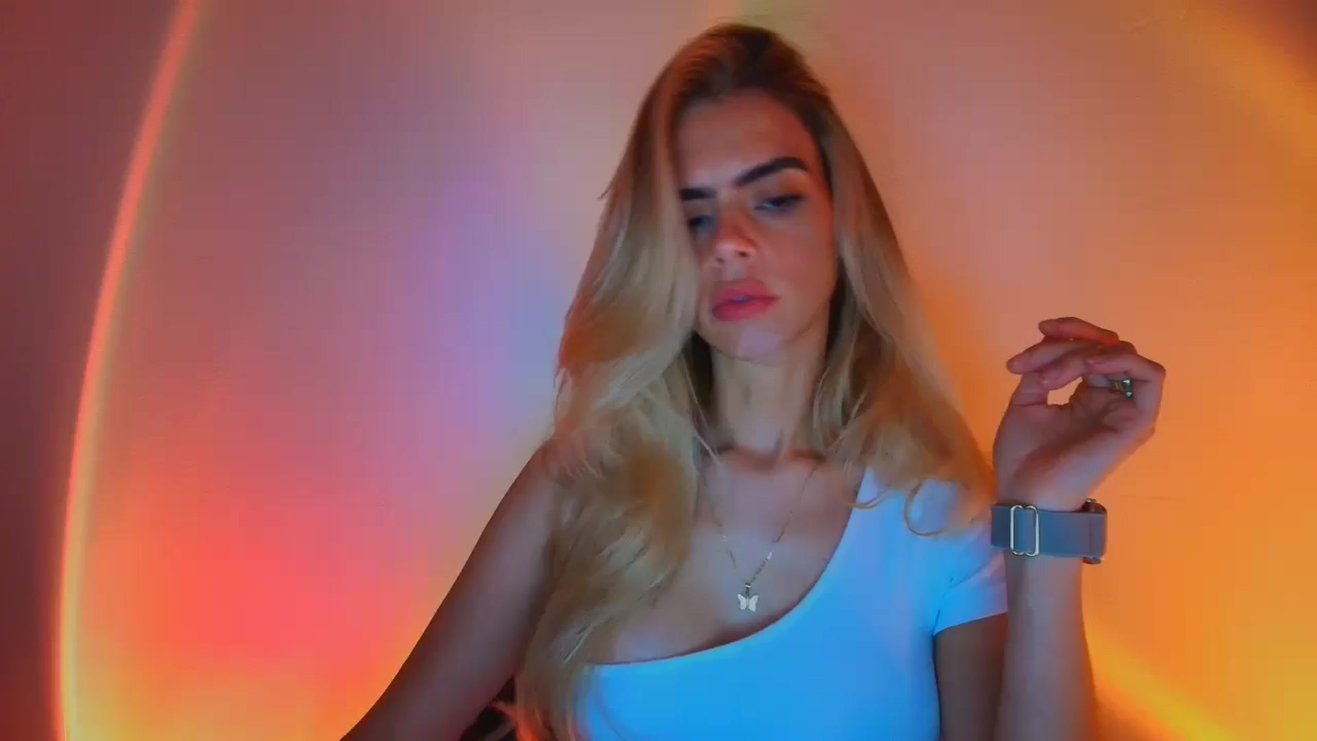 Gallery image thumbnail from fresagirl's myfreecams stream on, 10/16/2025, 21:13 image 1 of 20