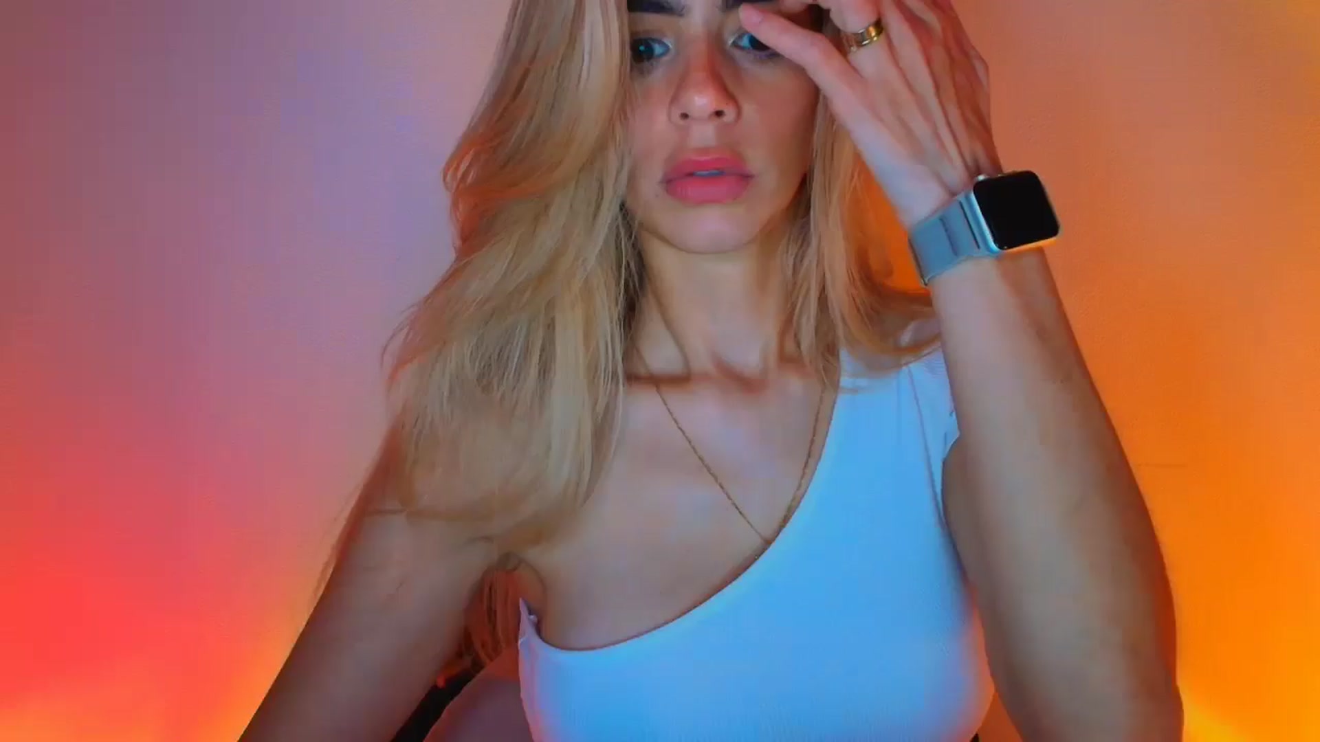 Gallery image thumbnail from fresagirl's myfreecams stream on, 10/16/2025, 23:24 image 1 of 20