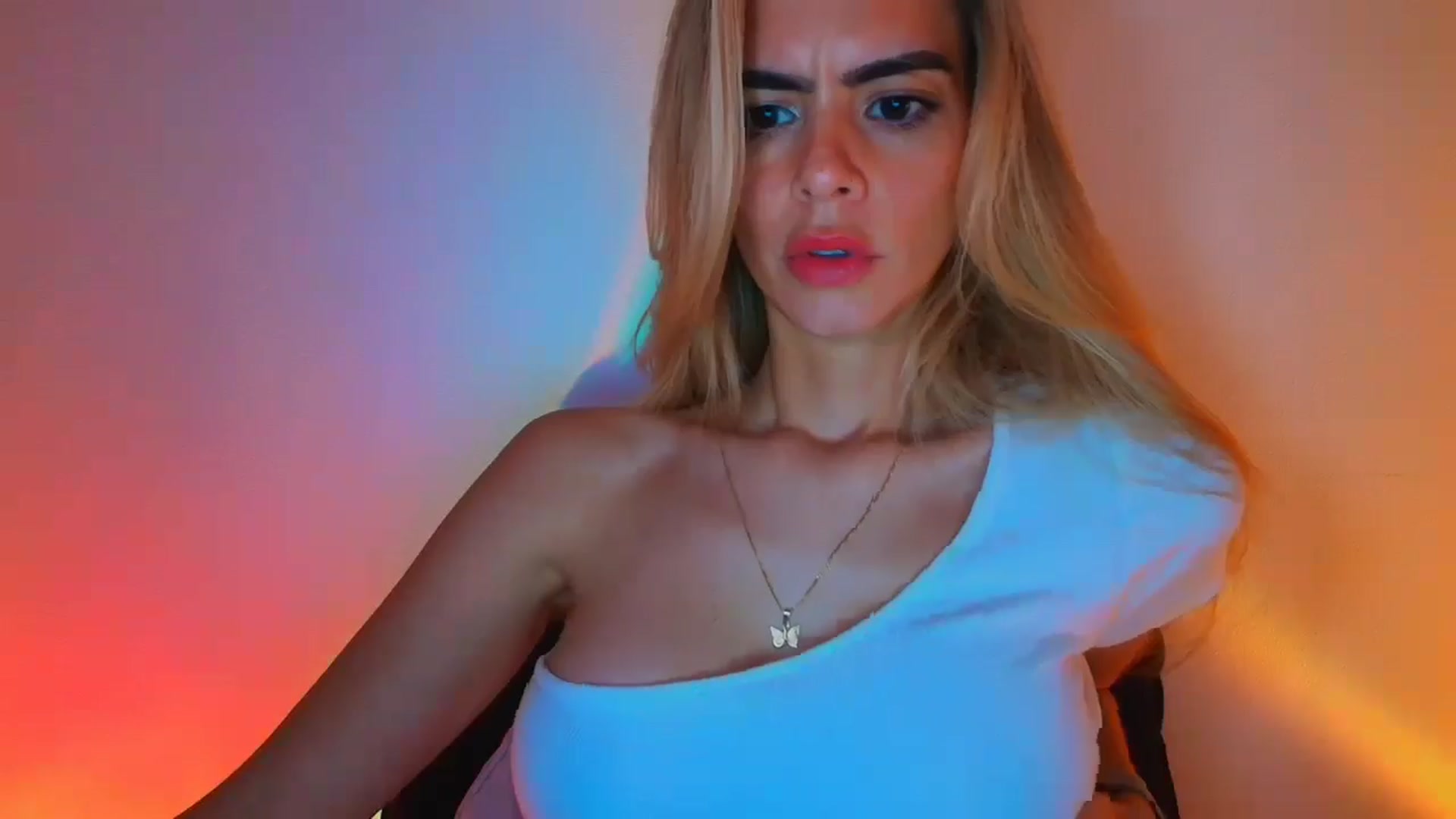Gallery image thumbnail from fresagirl's myfreecams stream on, 10/16/2025, 23:48 image 2 of 20