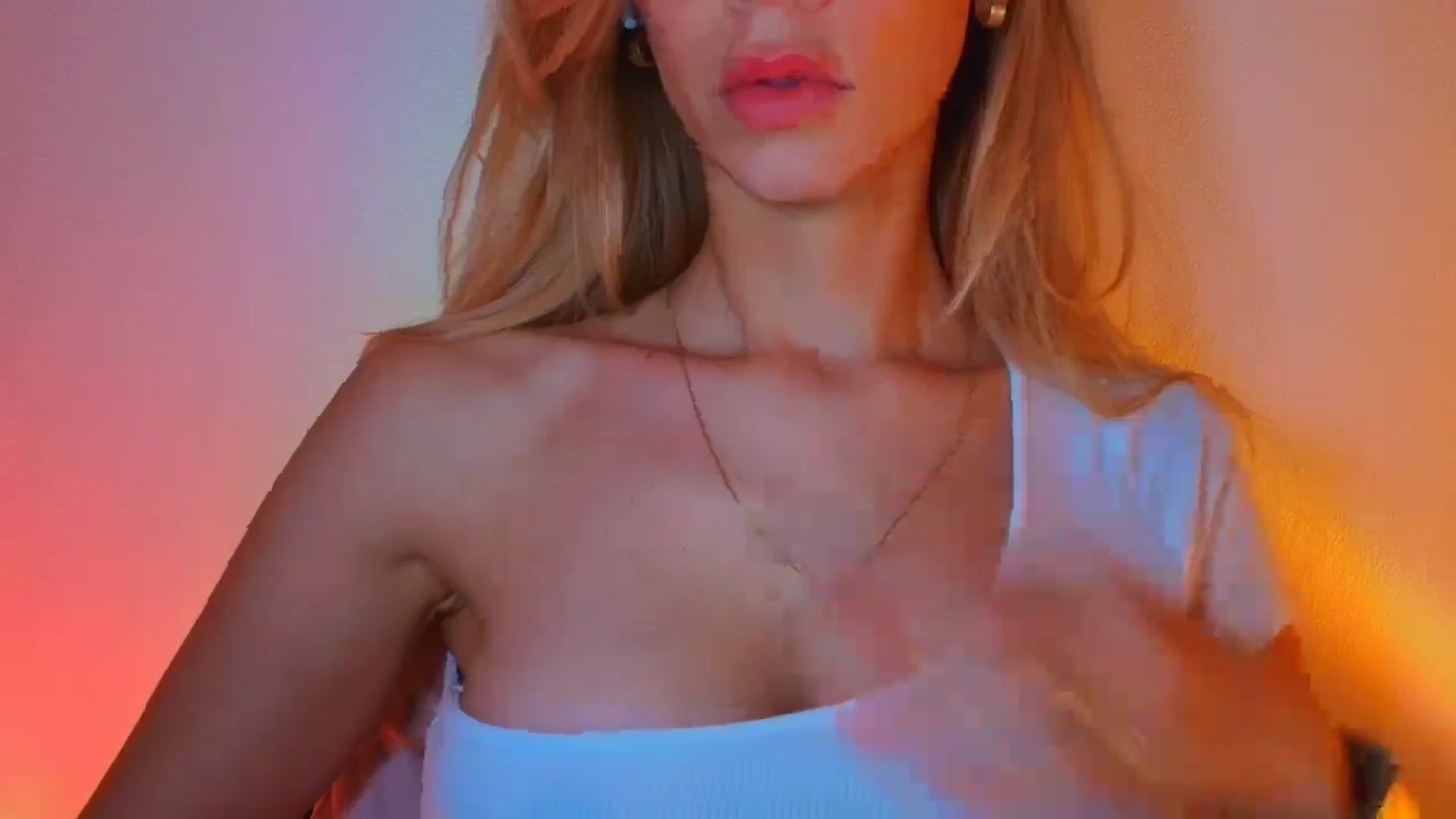 Gallery image thumbnail from fresagirl's myfreecams stream on, 10/16/2025, 23:48 image 16 of 20