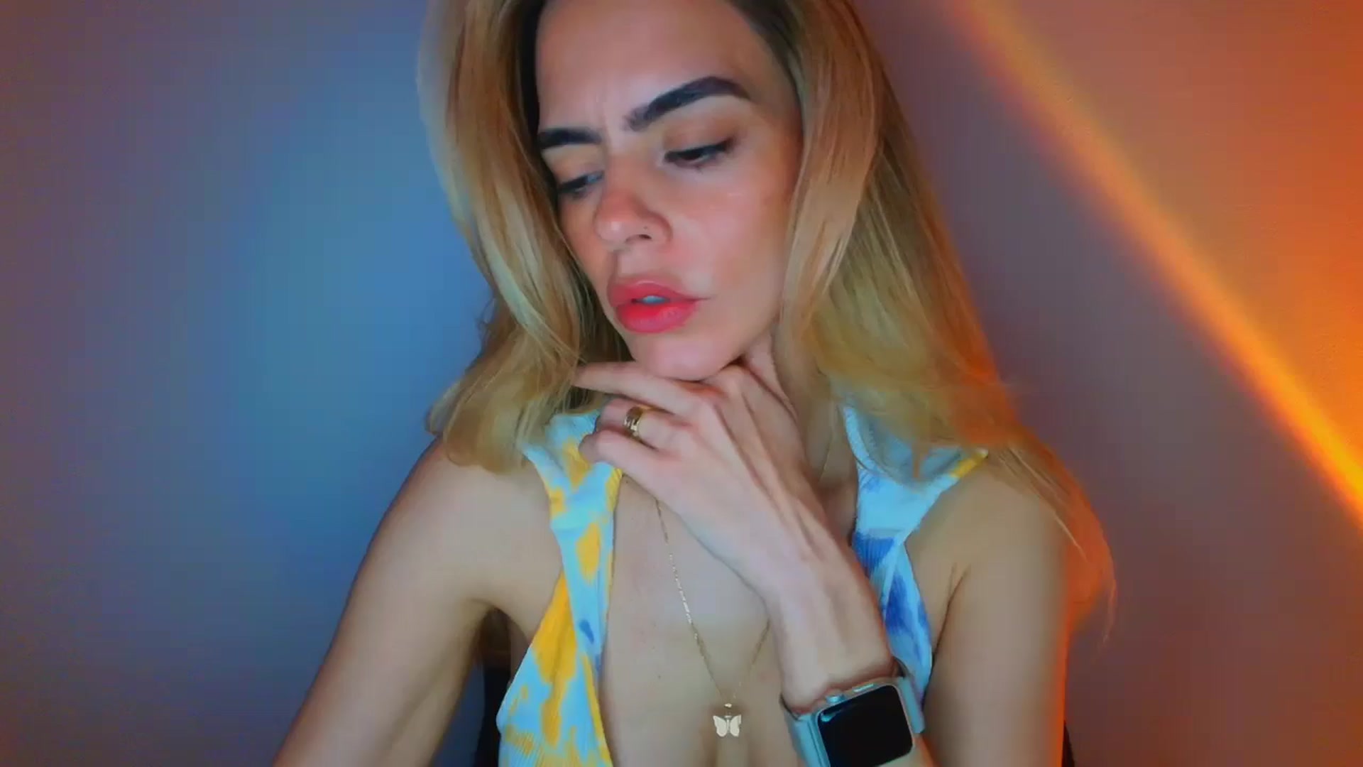 Gallery image thumbnail from fresagirl's myfreecams stream on, 11/11/2025, 21:27 image 1 of 20