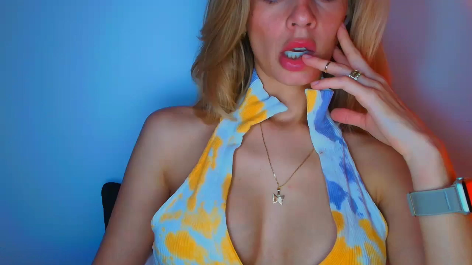 Gallery image thumbnail from fresagirl's myfreecams stream on, 11/12/2025, 24:56 image 20 of 20