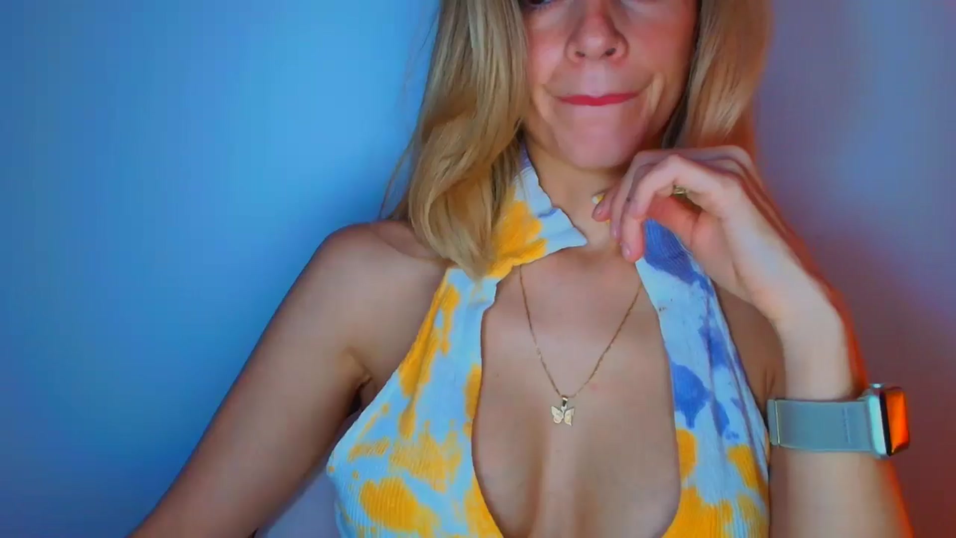 Gallery image thumbnail from fresagirl's myfreecams stream on, 11/12/2025, 24:56 image 7 of 20