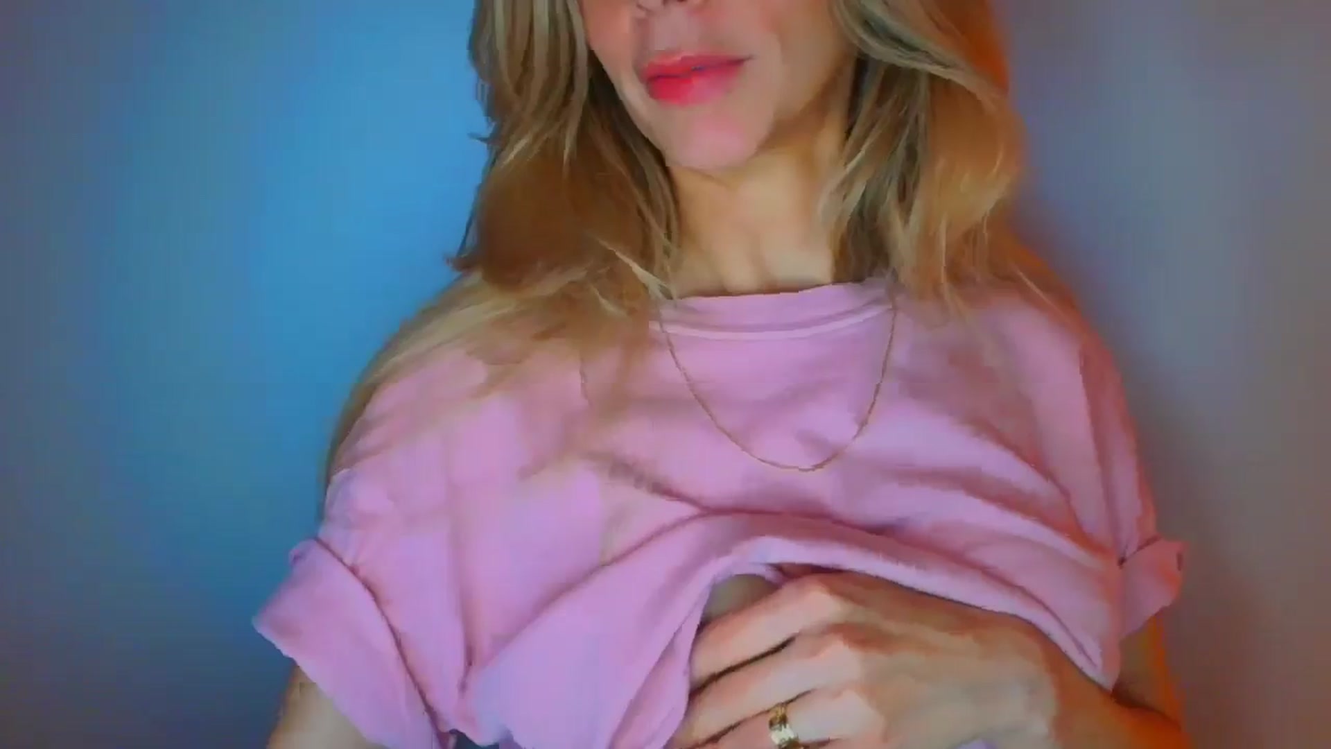 Gallery image thumbnail from fresagirl's myfreecams stream on, 11/13/2025, 22:20 image 13 of 20