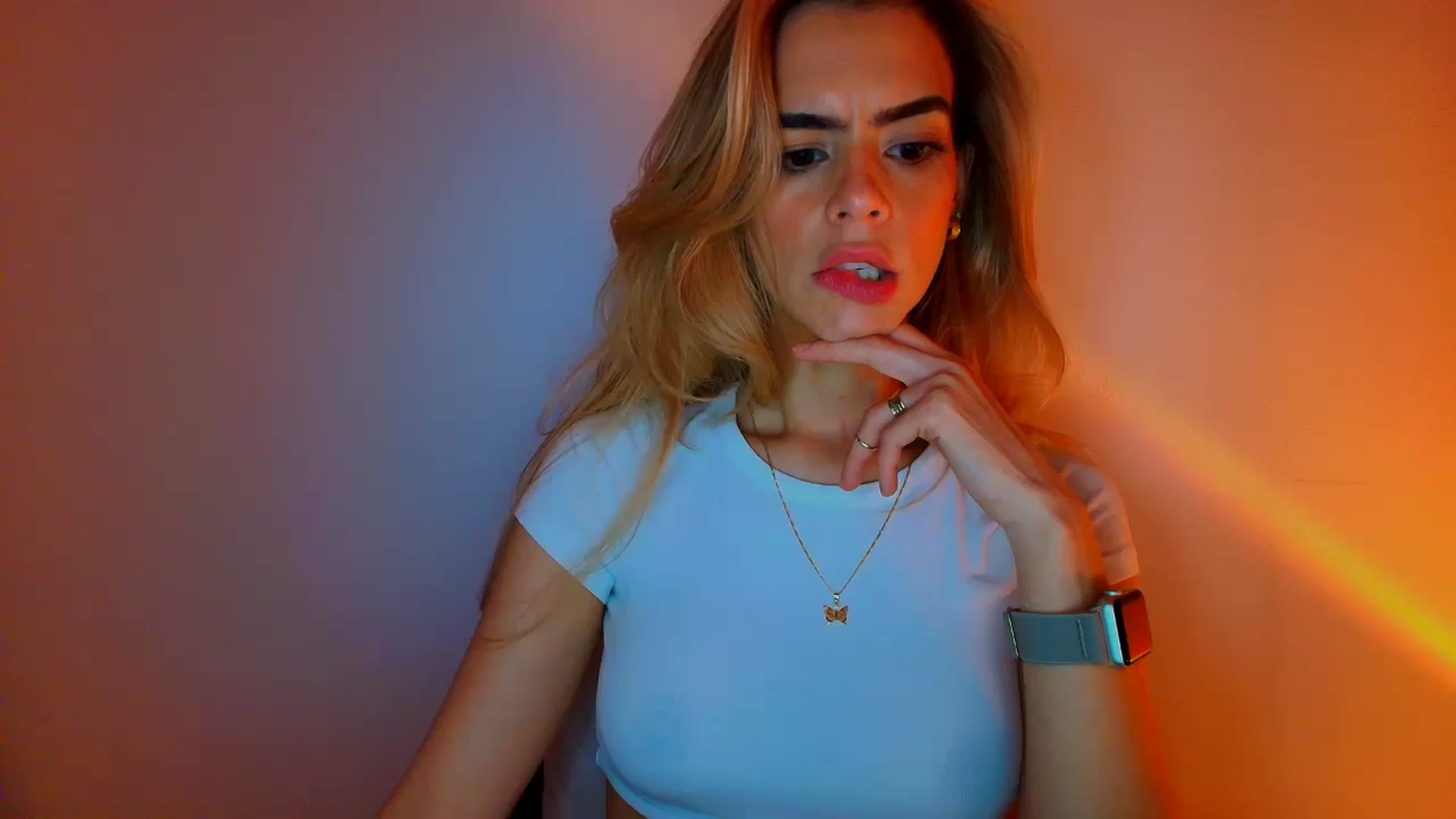 Gallery image thumbnail from fresagirl's myfreecams stream on, 11/18/2025, 21:51 image 5 of 20
