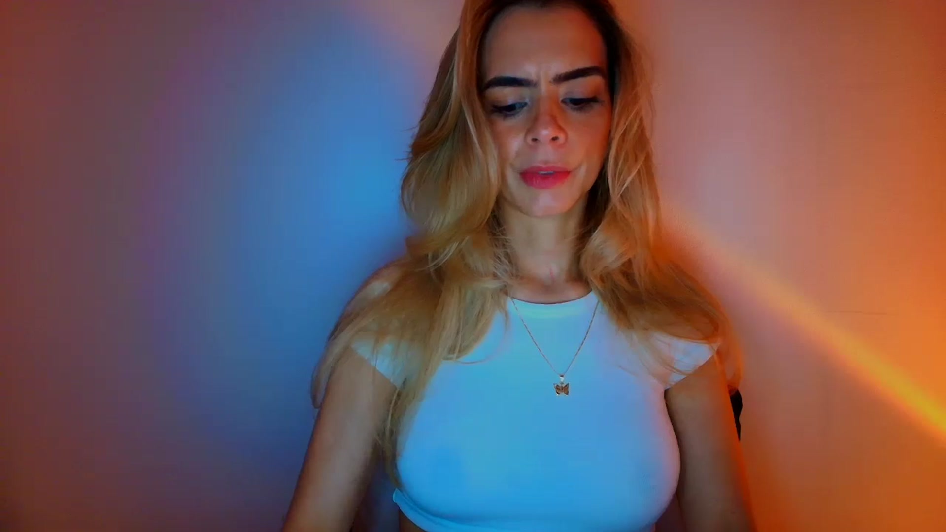 Gallery image thumbnail from fresagirl's myfreecams stream on, 11/18/2025, 21:51 image 3 of 20
