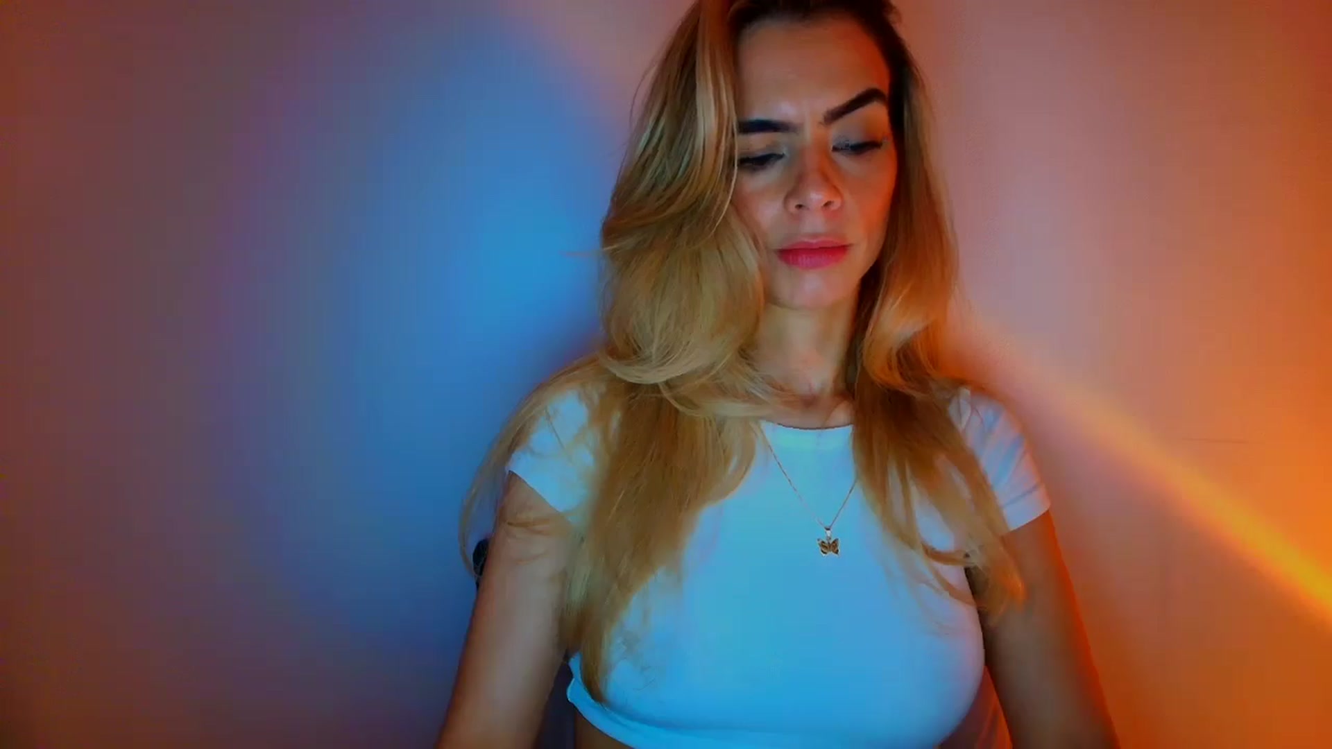 Gallery image thumbnail from fresagirl's myfreecams stream on, 11/18/2025, 21:51 image 4 of 20