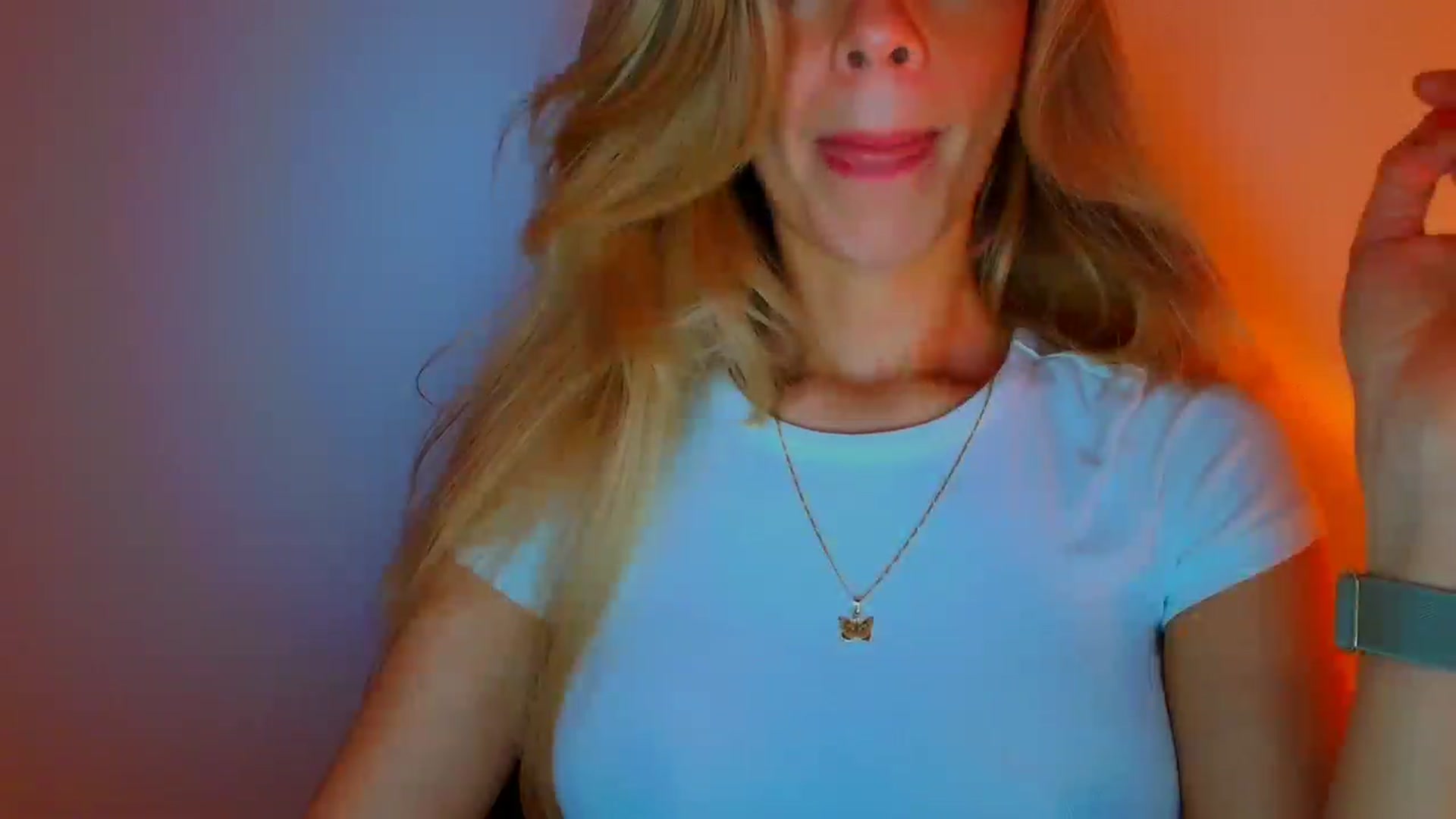 Gallery image thumbnail from fresagirl's myfreecams stream on, 11/18/2025, 21:51 image 18 of 20