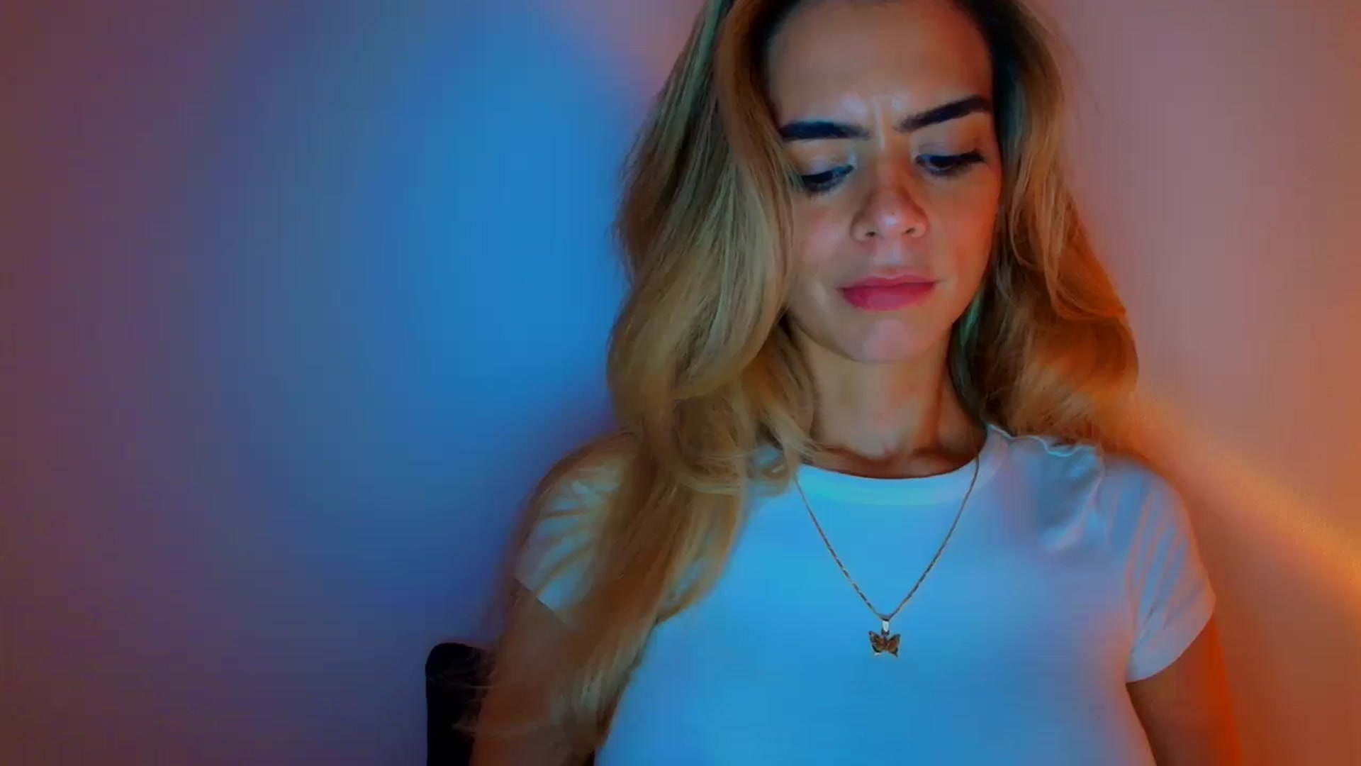 Gallery image thumbnail from fresagirl's myfreecams stream on, 11/18/2025, 23:00 image 11 of 20