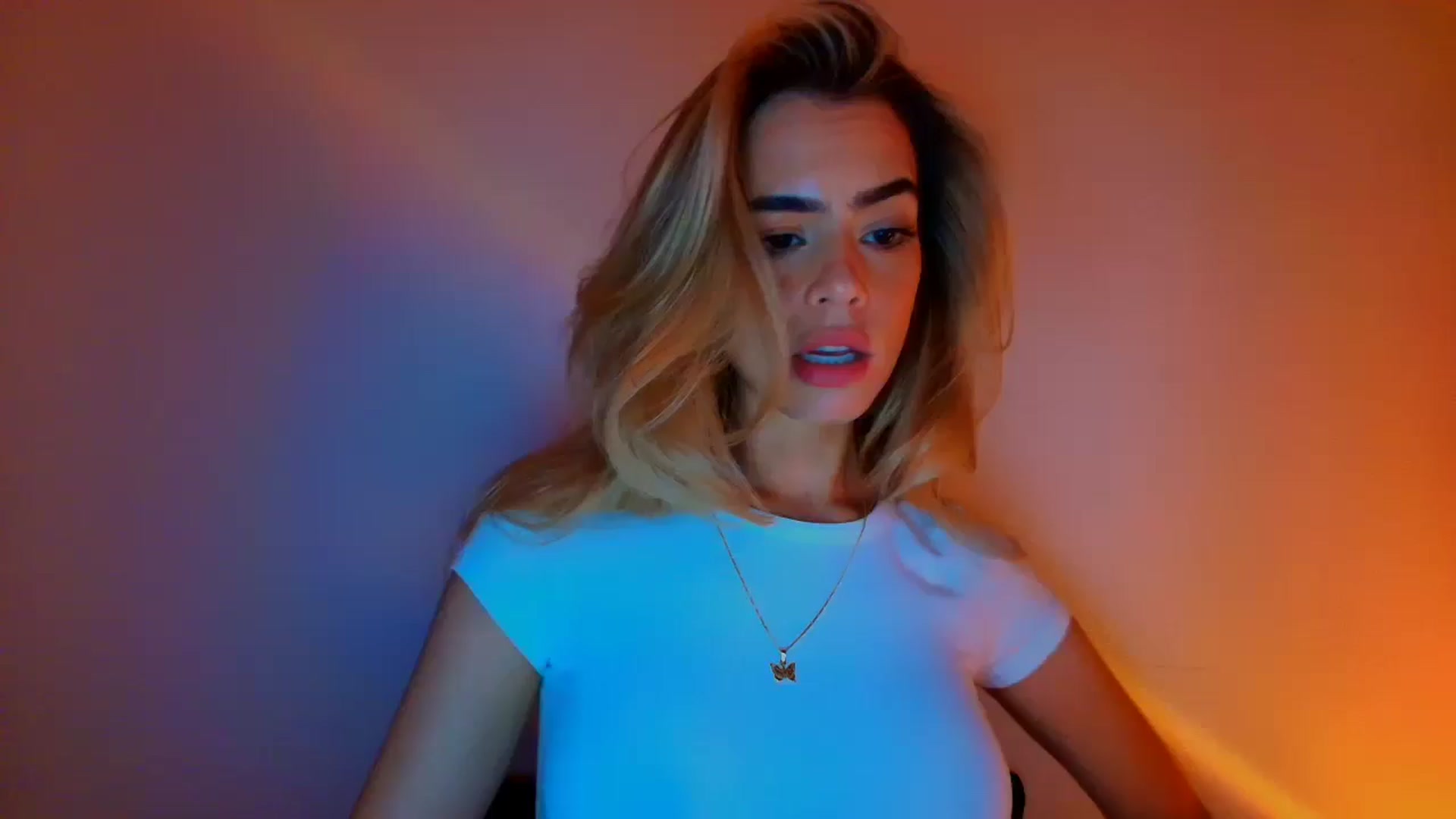 Gallery image thumbnail from fresagirl's myfreecams stream on, 11/18/2025, 23:00 image 2 of 20