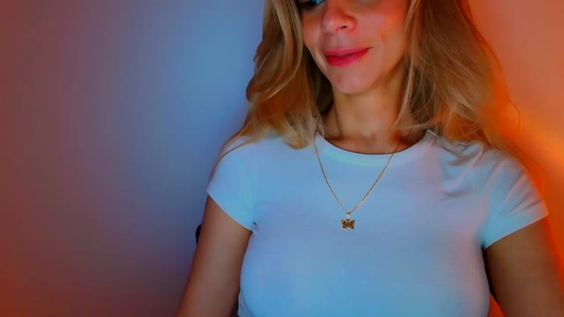 Gallery image thumbnail from fresagirl's myfreecams stream on, 11/18/2025, 23:00 image 14 of 20