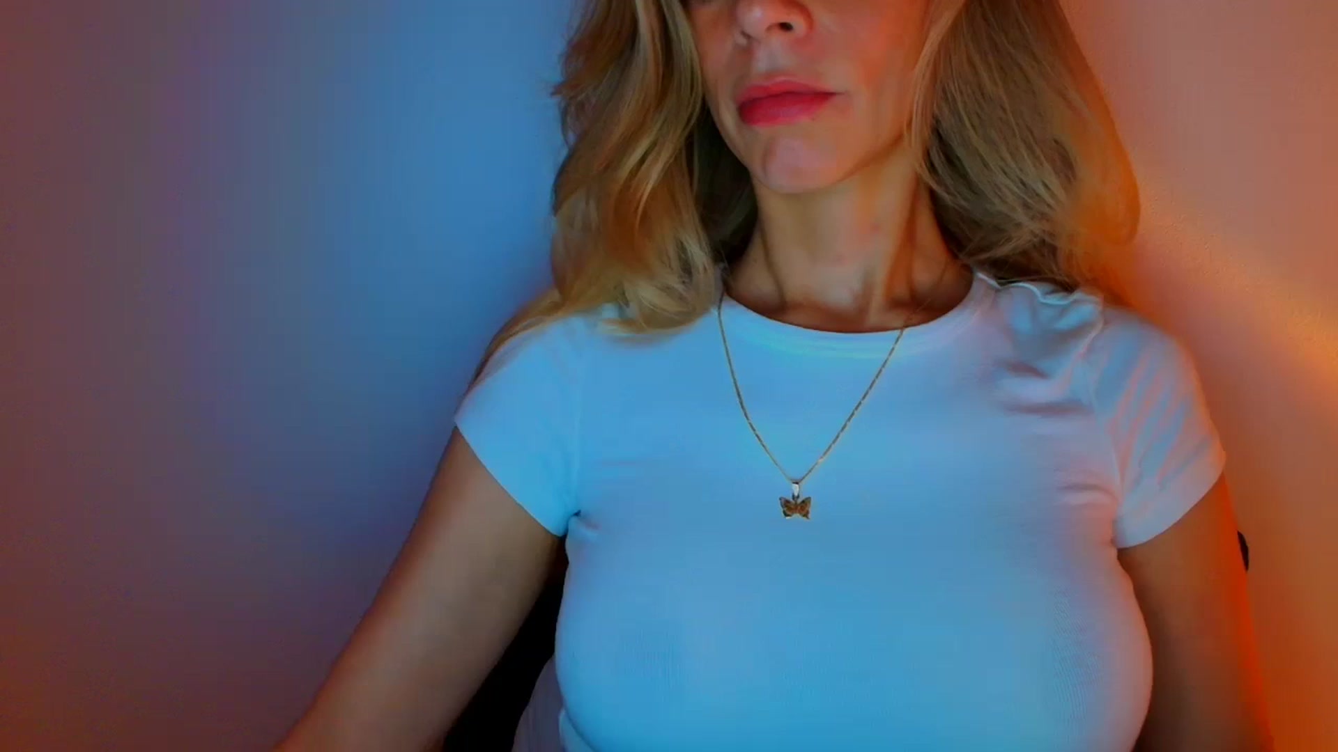 Gallery image thumbnail from fresagirl's myfreecams stream on, 11/18/2025, 23:00 image 13 of 20