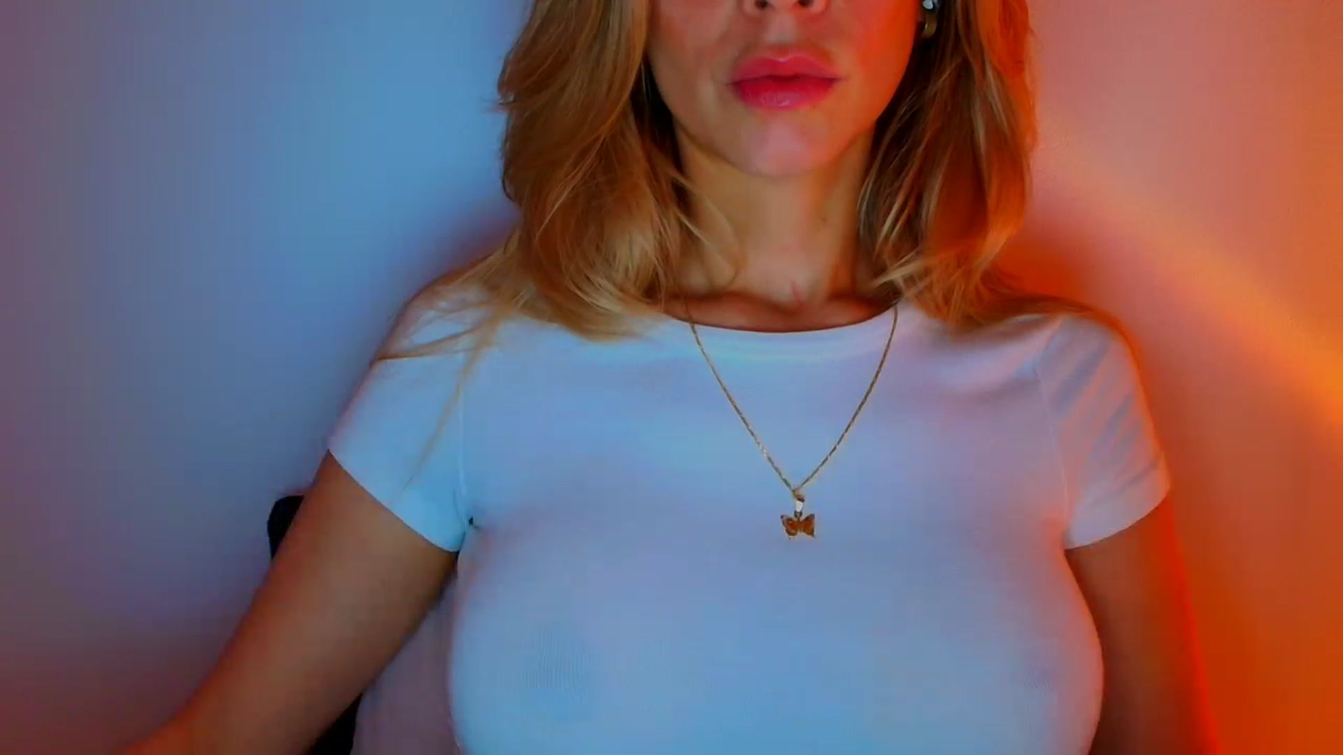 Gallery image thumbnail from fresagirl's myfreecams stream on, 11/19/2025, 01:47 image 18 of 20