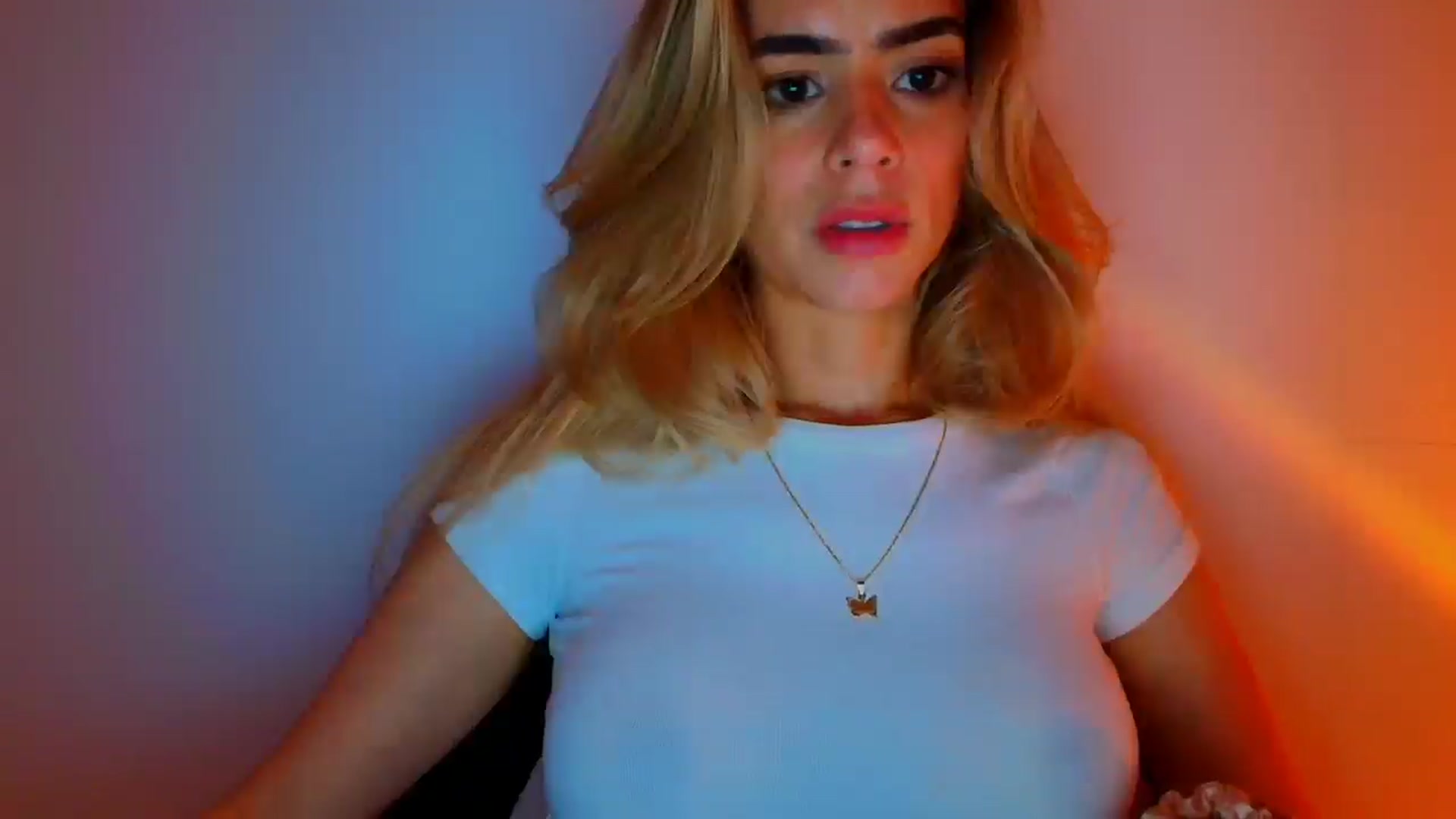 Gallery image thumbnail from fresagirl's myfreecams stream on, 11/19/2025, 01:47 image 20 of 20