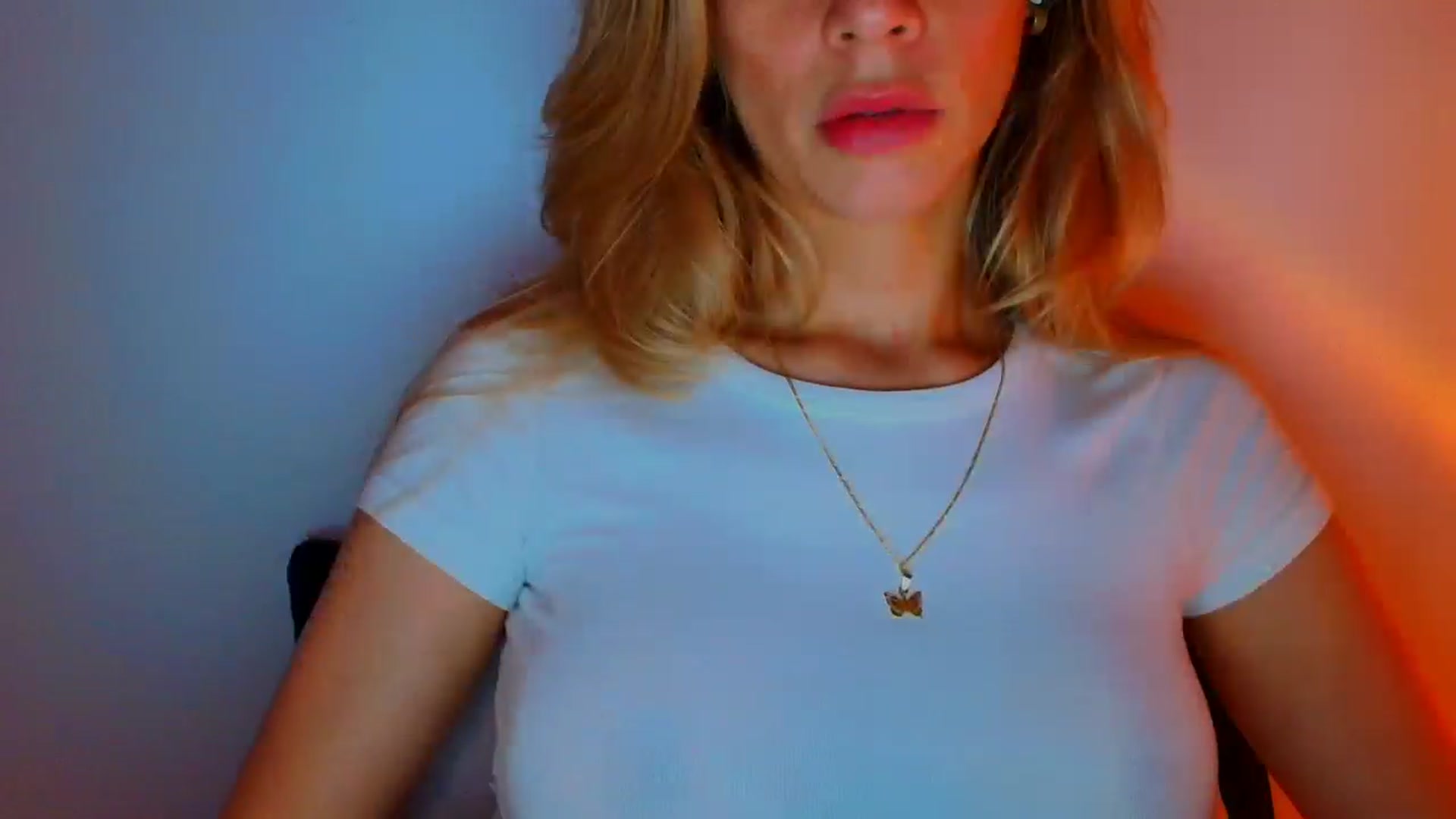 Gallery image thumbnail from fresagirl's myfreecams stream on, 11/19/2025, 01:47 image 17 of 20