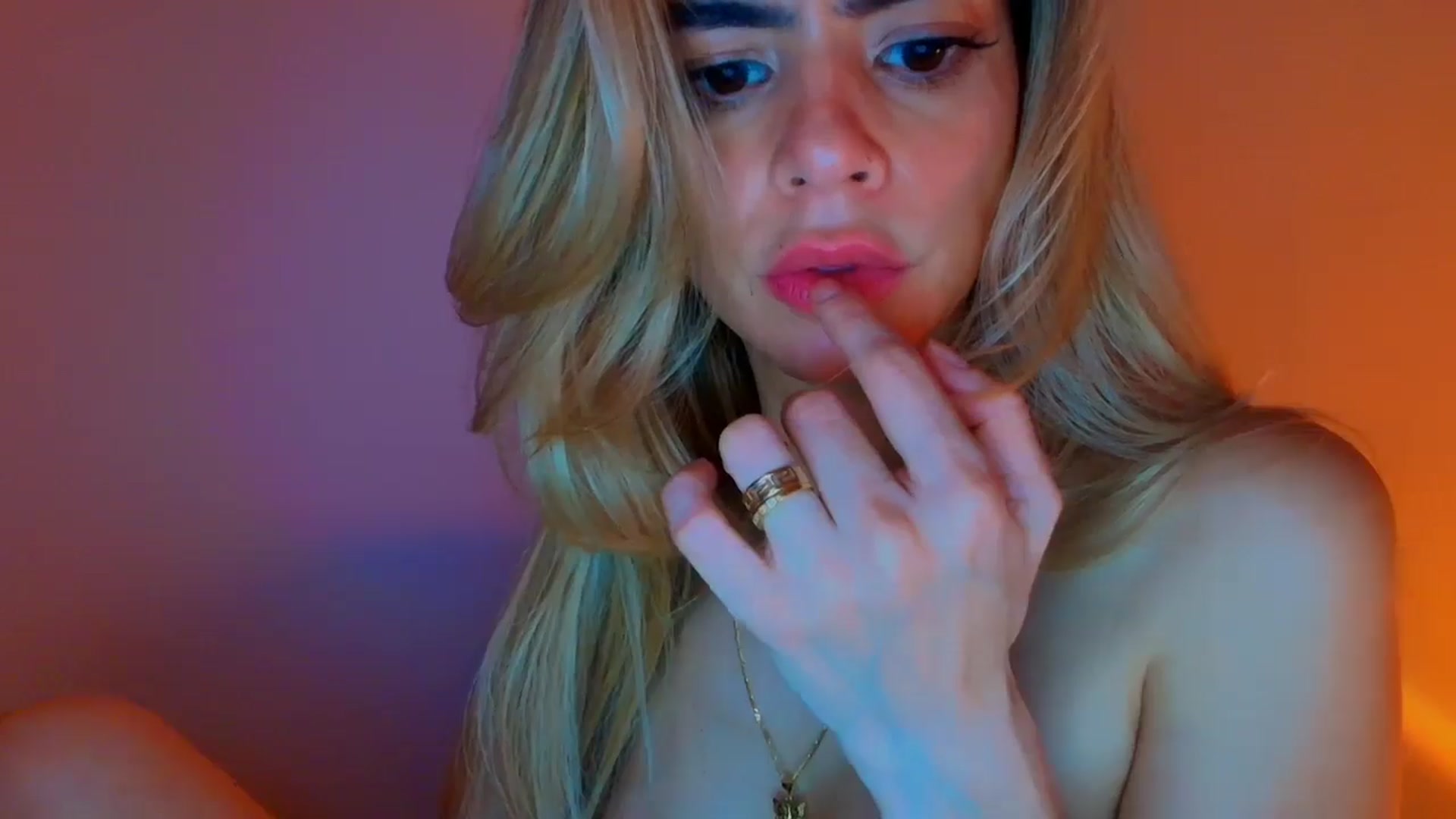 Gallery image thumbnail from fresagirl's myfreecams stream on, 11/20/2025, 24:40 image 8 of 20
