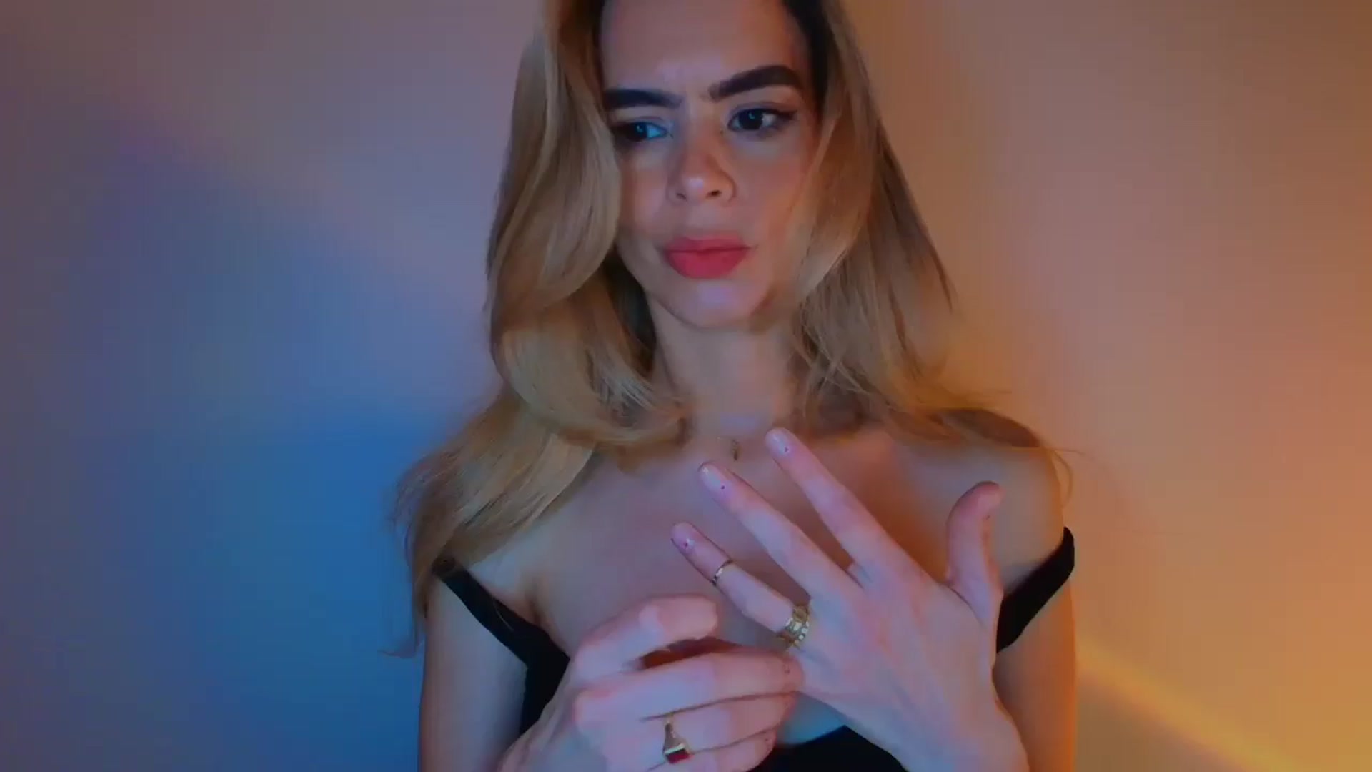 Gallery image thumbnail from fresagirl's myfreecams stream on, 12/30/2025, 24:43 image 1 of 20