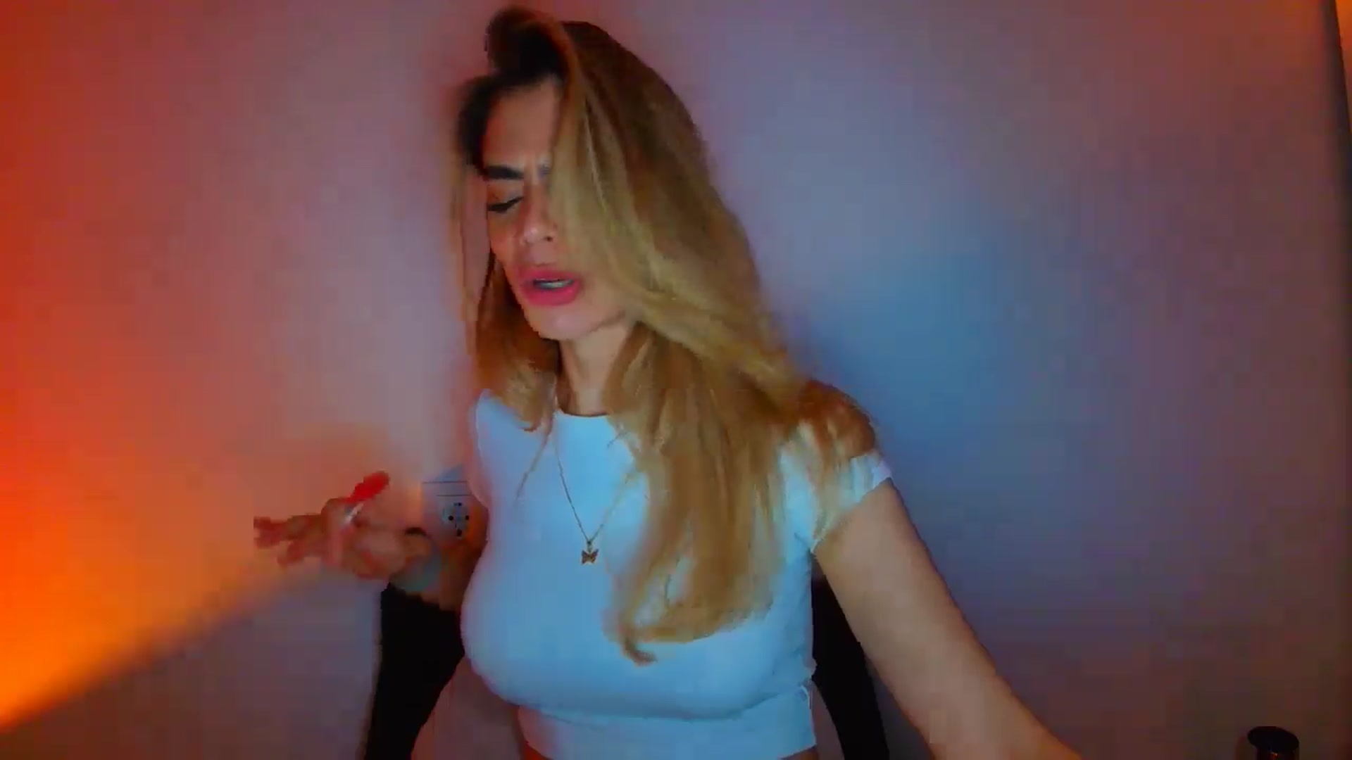 Gallery image thumbnail from fresagirl's myfreecams stream on, 01/29/2026, 23:13 image 12 of 20