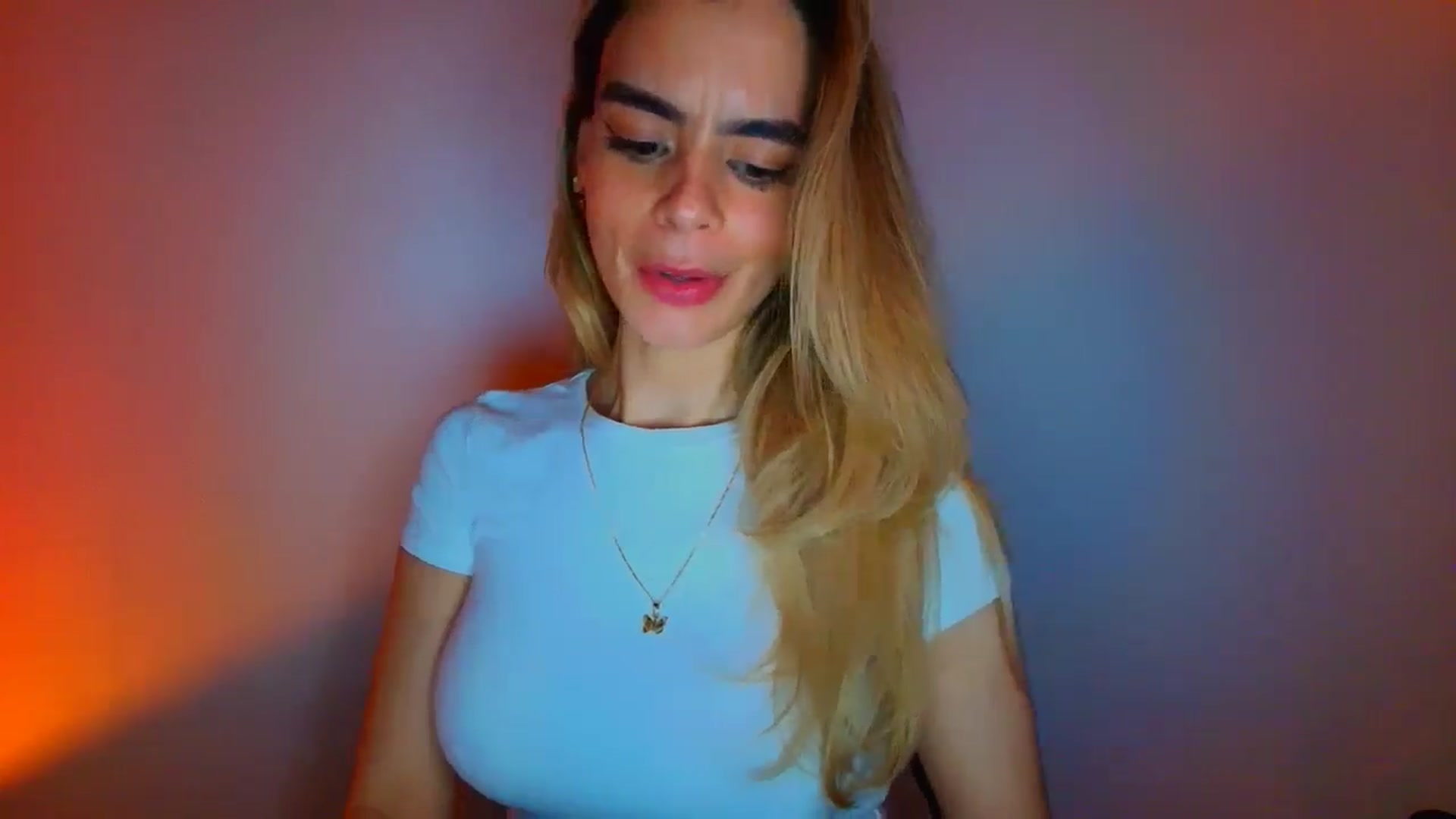 Gallery image thumbnail from fresagirl's myfreecams stream on, 01/29/2026, 23:13 image 13 of 20