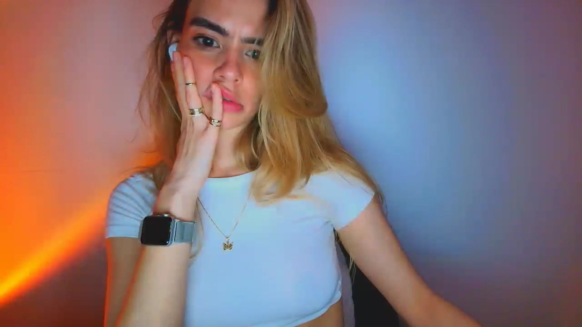 Gallery image thumbnail from fresagirl's myfreecams stream on, 02/04/2026, 01:48 image 7 of 20
