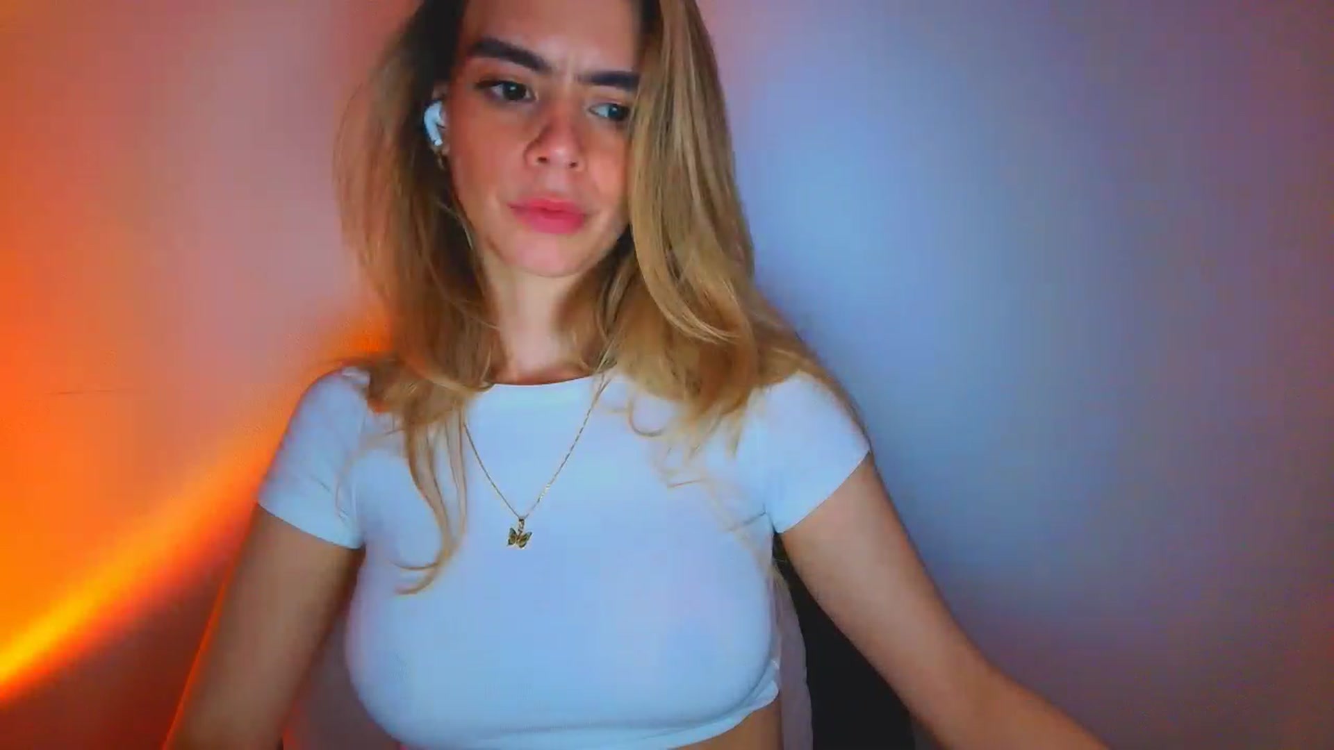 Gallery image thumbnail from fresagirl's myfreecams stream on, 02/04/2026, 01:48 image 8 of 20