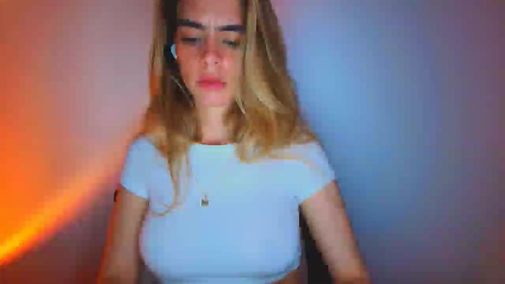 Gallery image thumbnail from fresagirl's myfreecams stream on, 02/04/2026, 01:48 image 6 of 20
