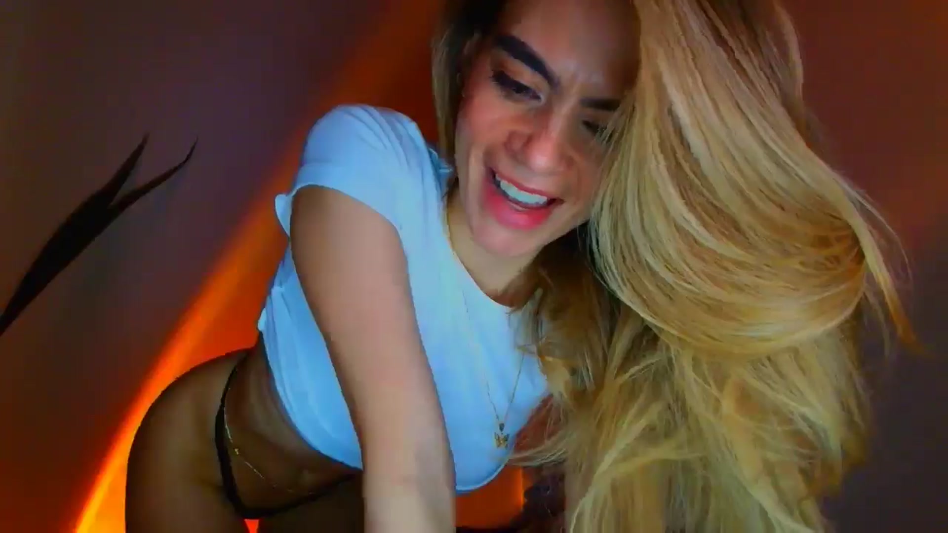 Gallery image thumbnail from fresagirl's myfreecams stream on, 02/19/2026, 24:02 image 4 of 20