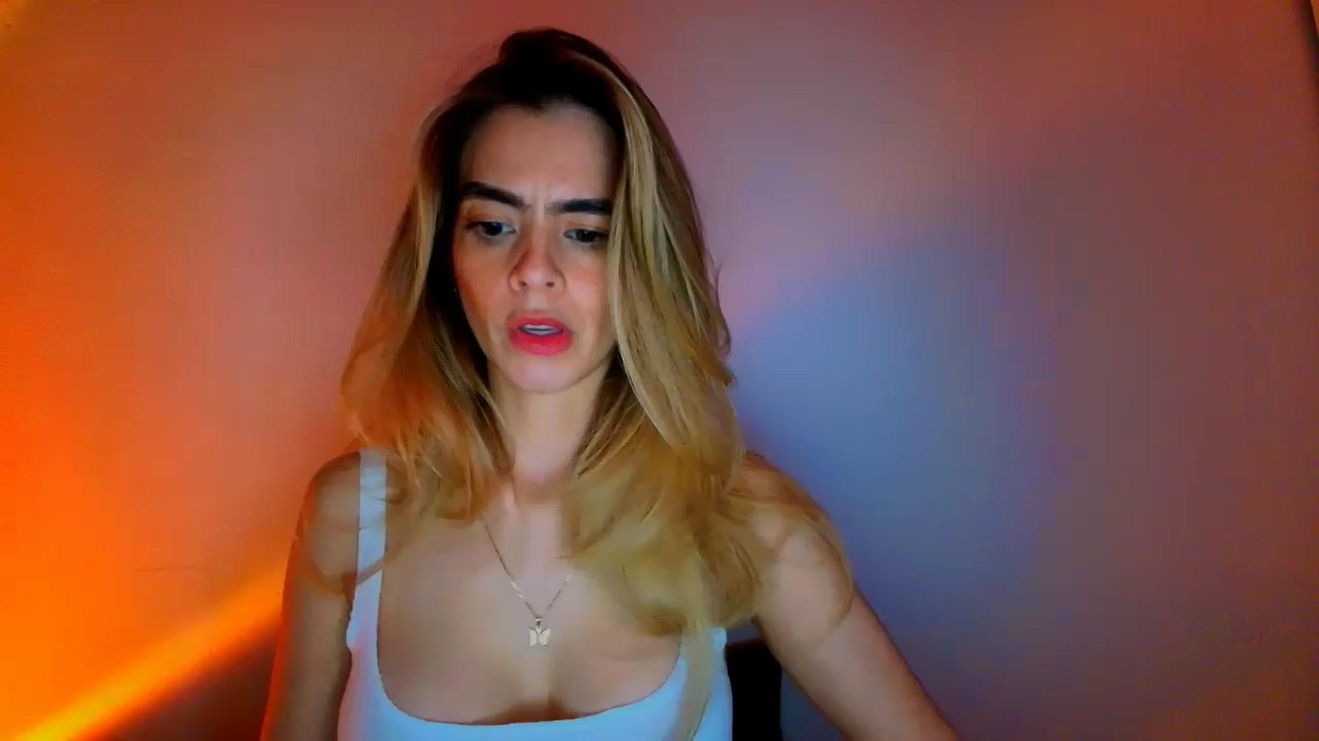 Gallery image thumbnail from fresagirl's myfreecams stream on, 03/18/2026, 24:34 image 4 of 20