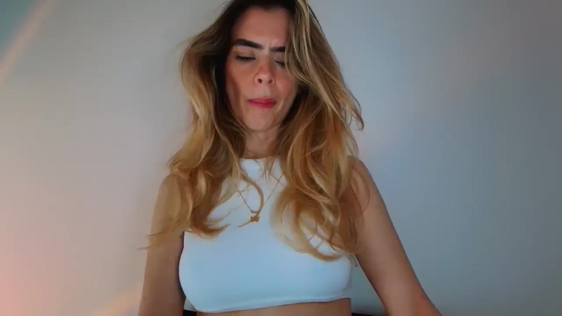 Gallery image thumbnail from fresagirl's myfreecams stream on, 03/18/2026, 17:08 image 4 of 20