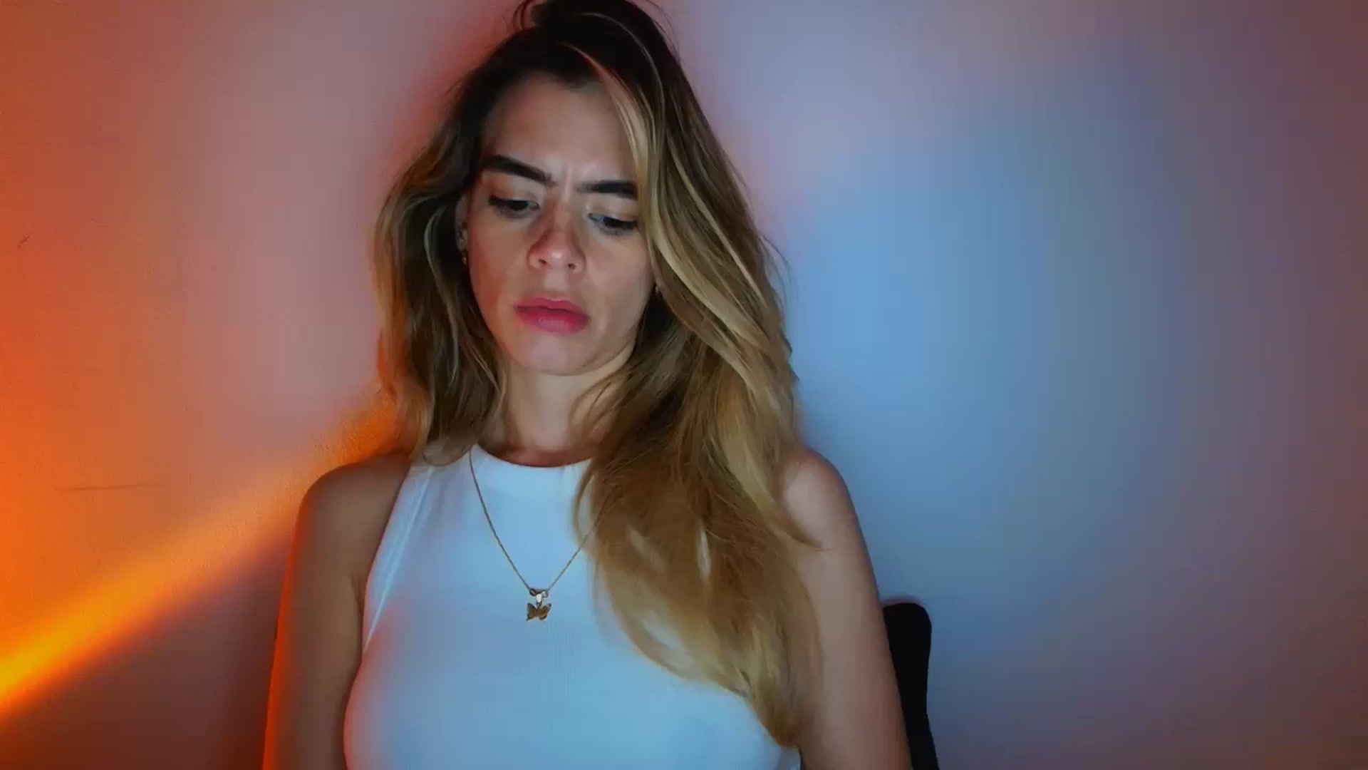 Gallery image thumbnail from fresagirl's myfreecams stream on, 03/18/2026, 19:03 image 1 of 20