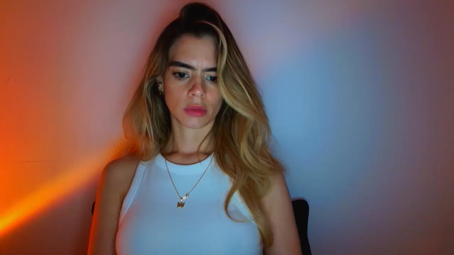 Gallery image thumbnail from fresagirl's myfreecams stream on, 03/18/2026, 19:03 image 10 of 20