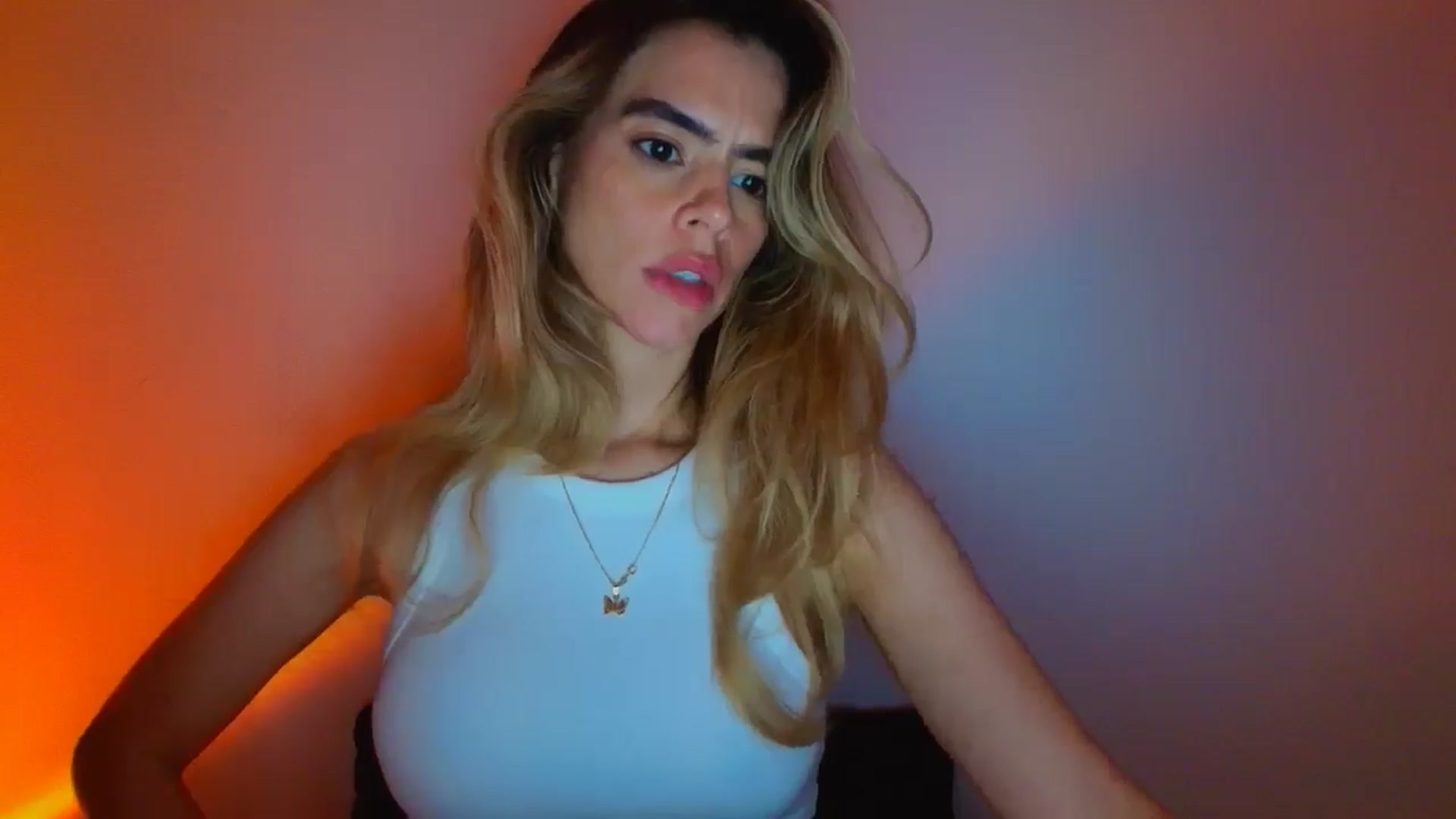 Gallery image thumbnail from fresagirl's myfreecams stream on, 03/18/2026, 19:03 image 19 of 20