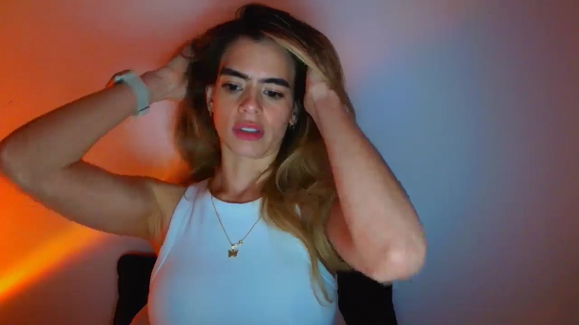 Gallery image thumbnail from fresagirl's myfreecams stream on, 03/18/2026, 19:03 image 8 of 20