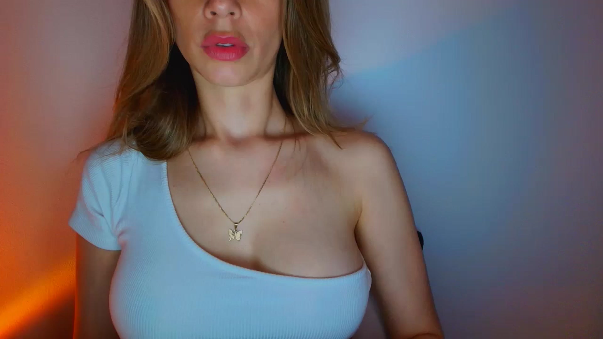 Gallery image thumbnail from fresagirl's myfreecams stream on, 04/21/2026, 22:30 image 15 of 20