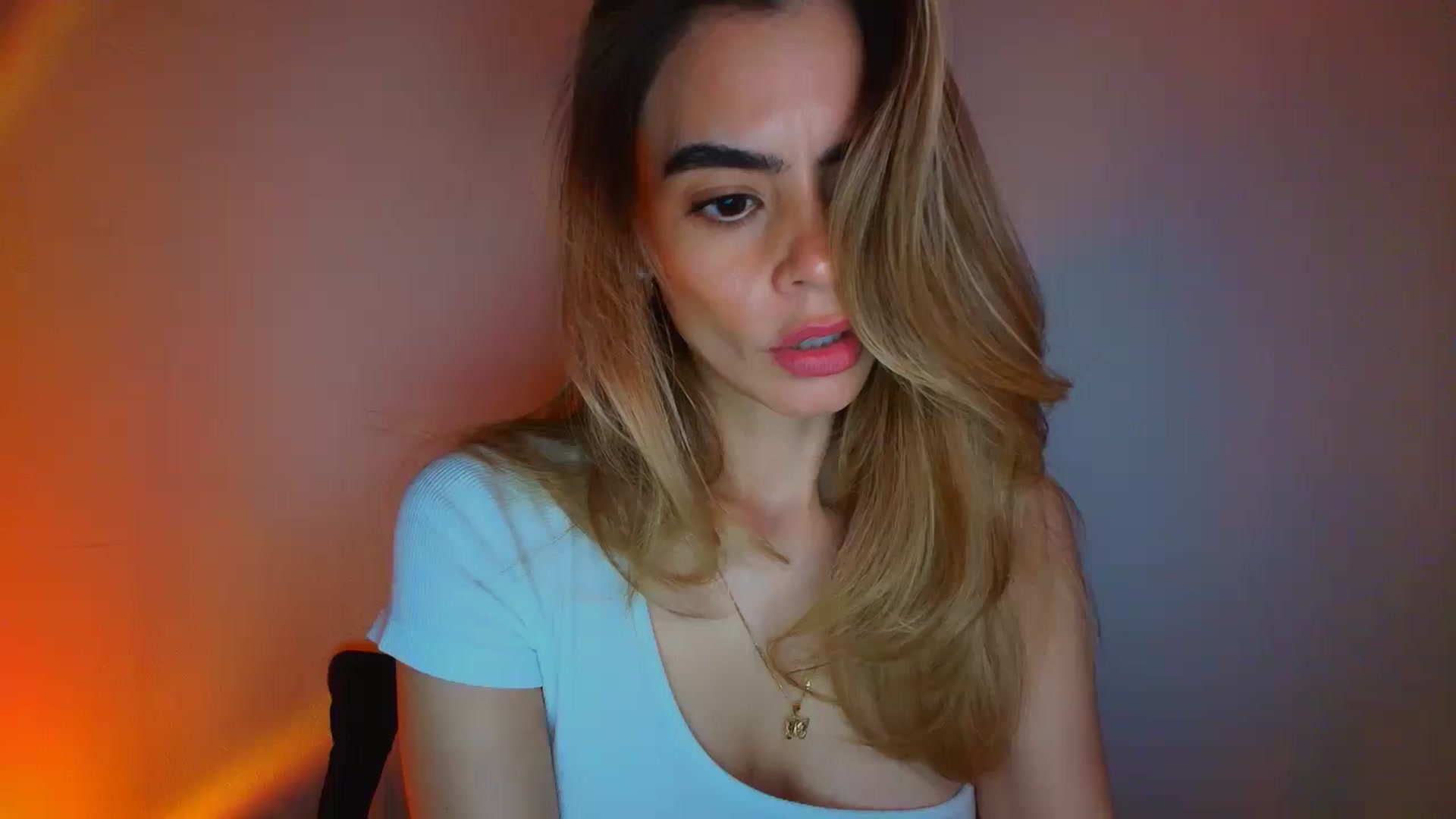 Gallery image thumbnail from fresagirl's myfreecams stream on, 04/21/2026, 22:30 image 1 of 20